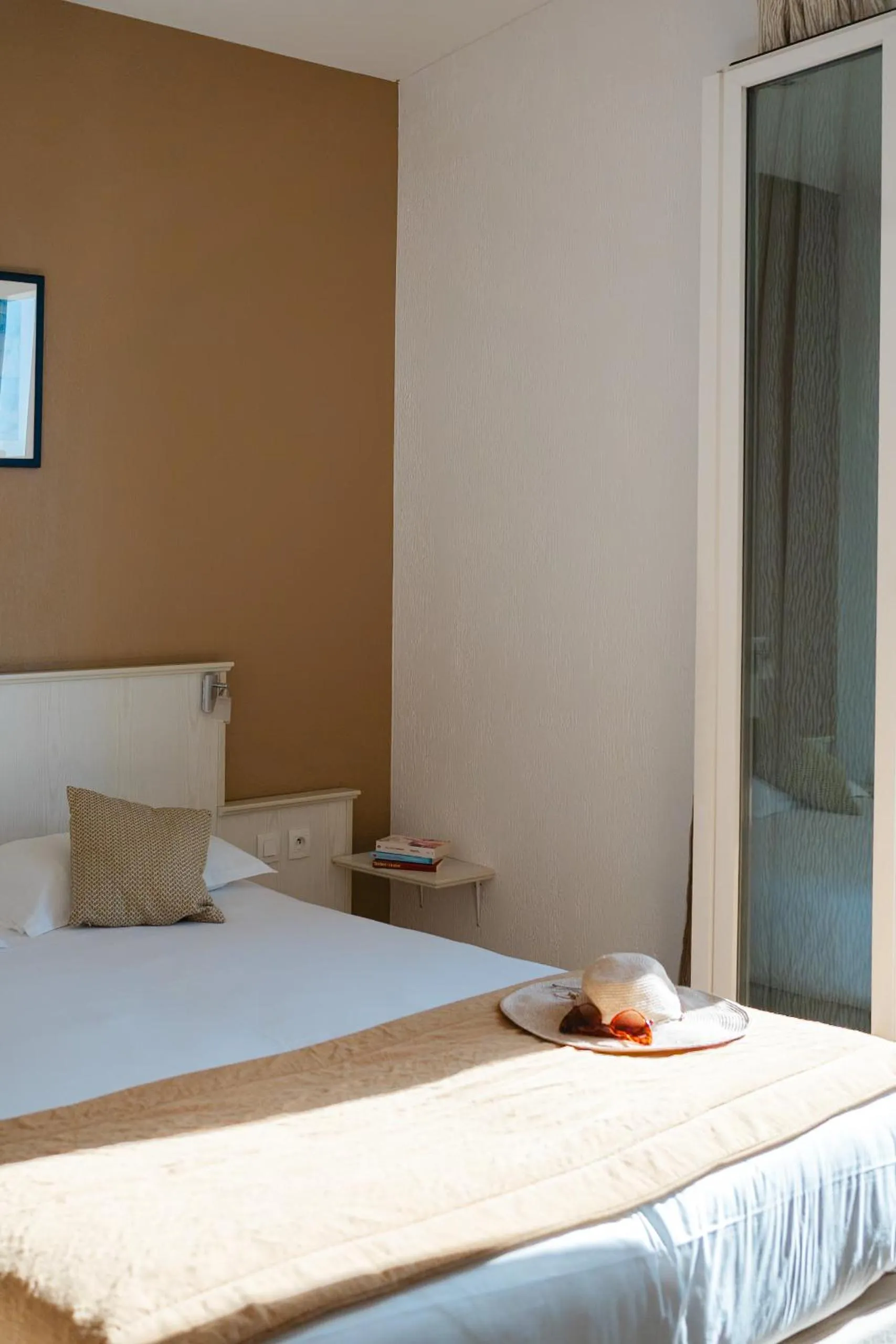 Bed in Hôtel Du Golfe