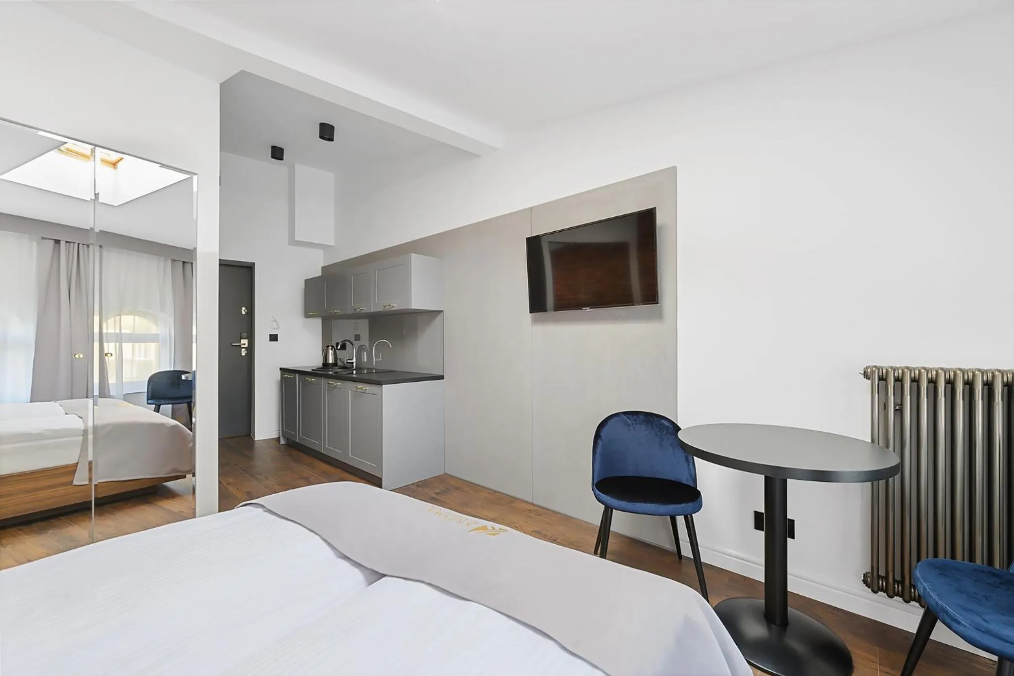 TV and multimedia, Bed in Aparthotel Krzywa Kamienica