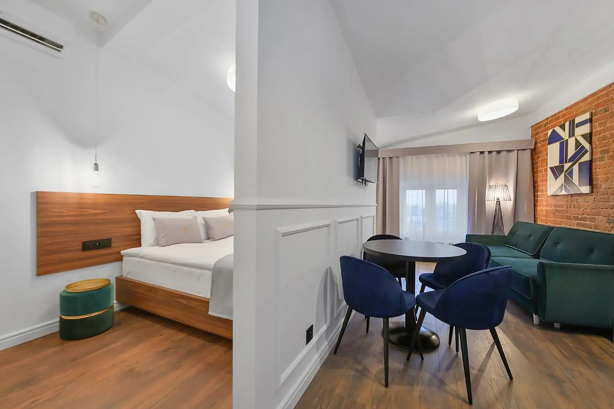 Deluxe Studio - Attic in Aparthotel Krzywa Kamienica Deluxe Studio - Attic in Aparthotel Krzywa Kamienica