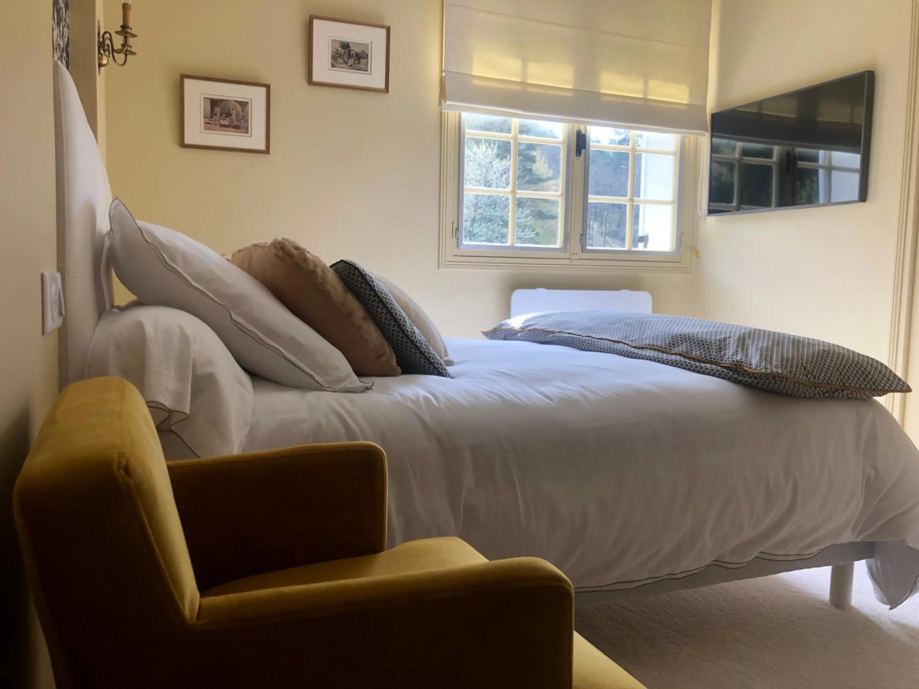 Bed in MAISON BLANCHE