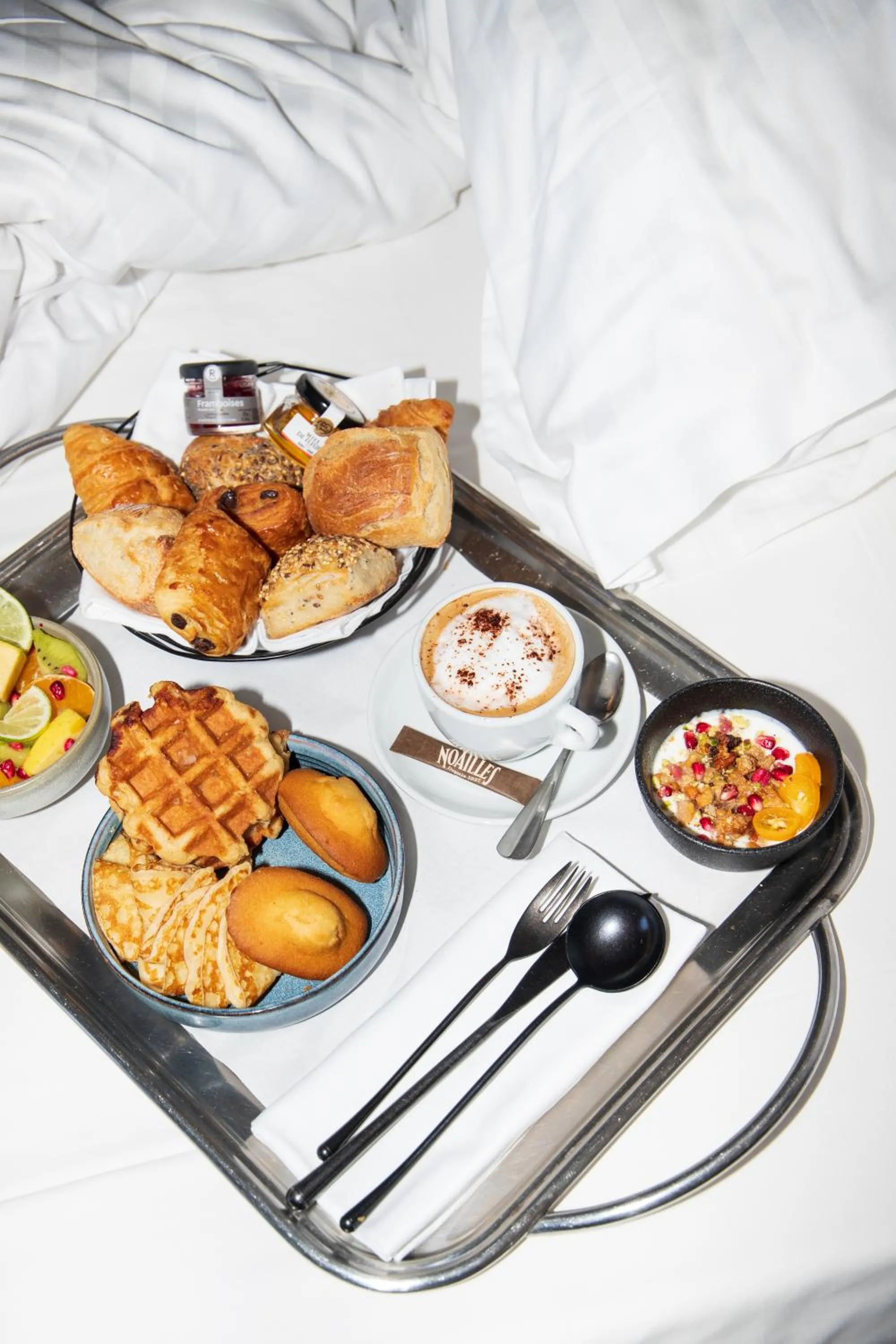 Breakfast in New Hotel of Marseille - Vieux Port