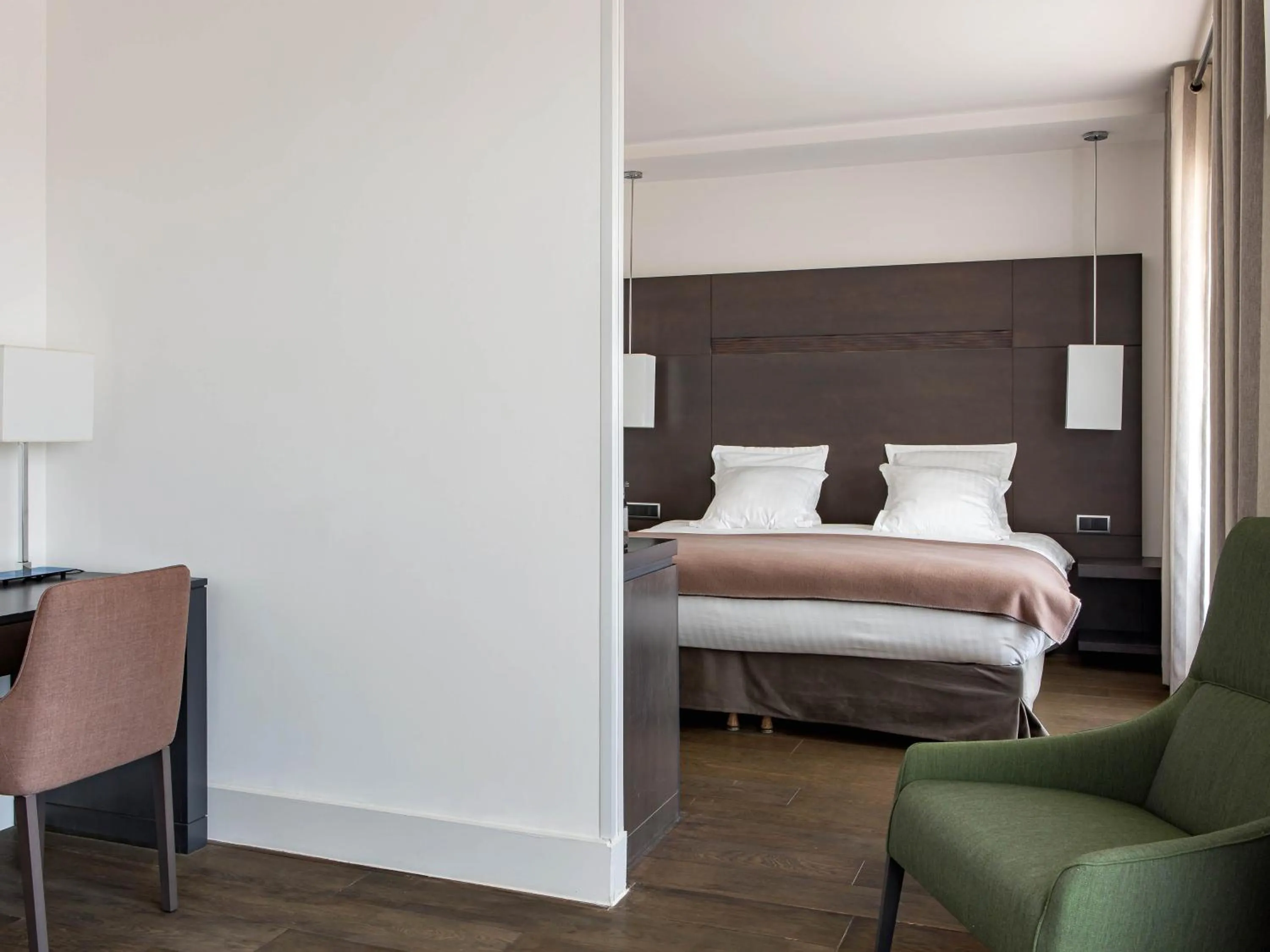 Bedroom, Bed in New Hotel of Marseille - Vieux Port