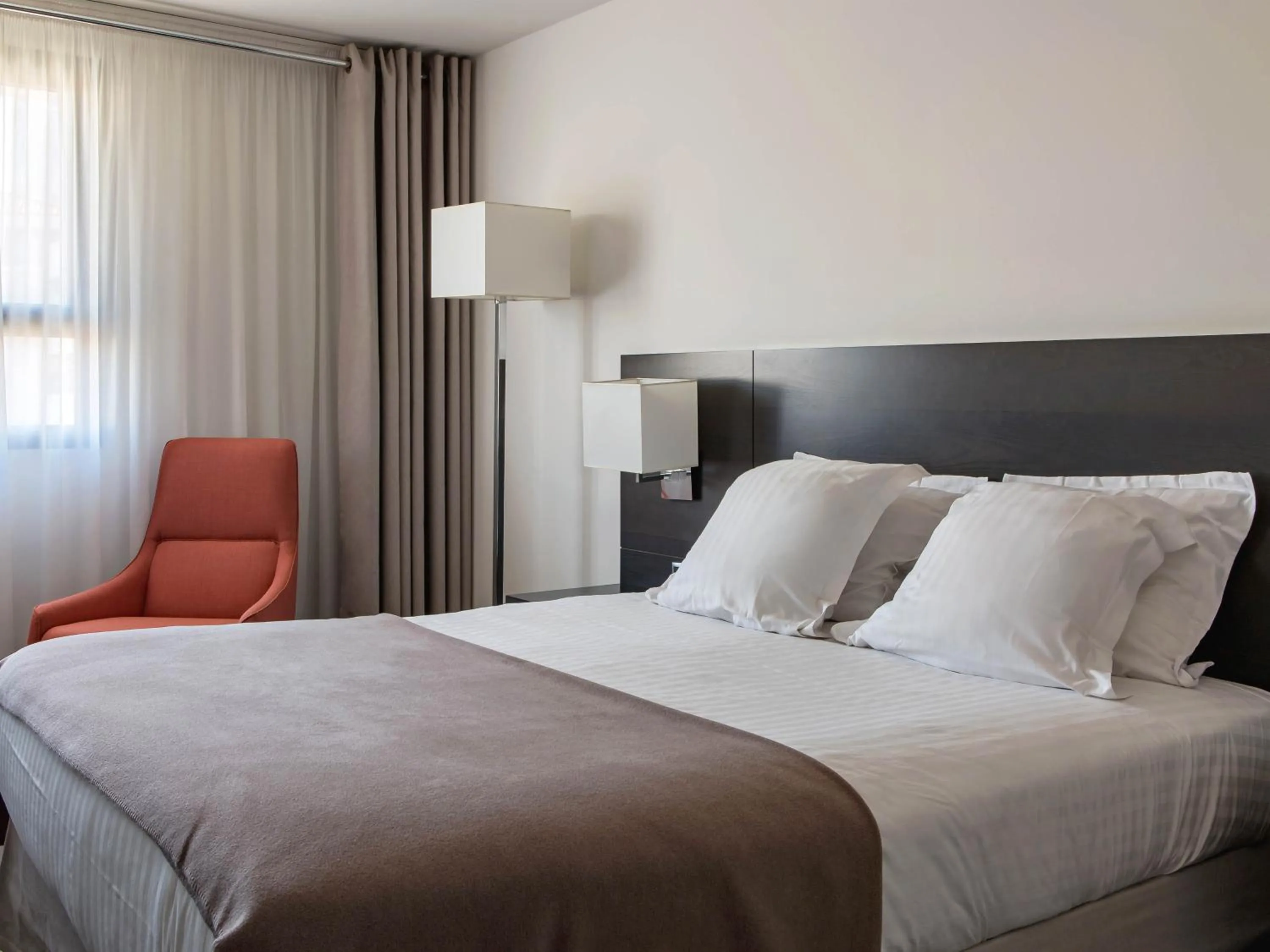Bedroom, Bed in New Hotel of Marseille - Vieux Port
