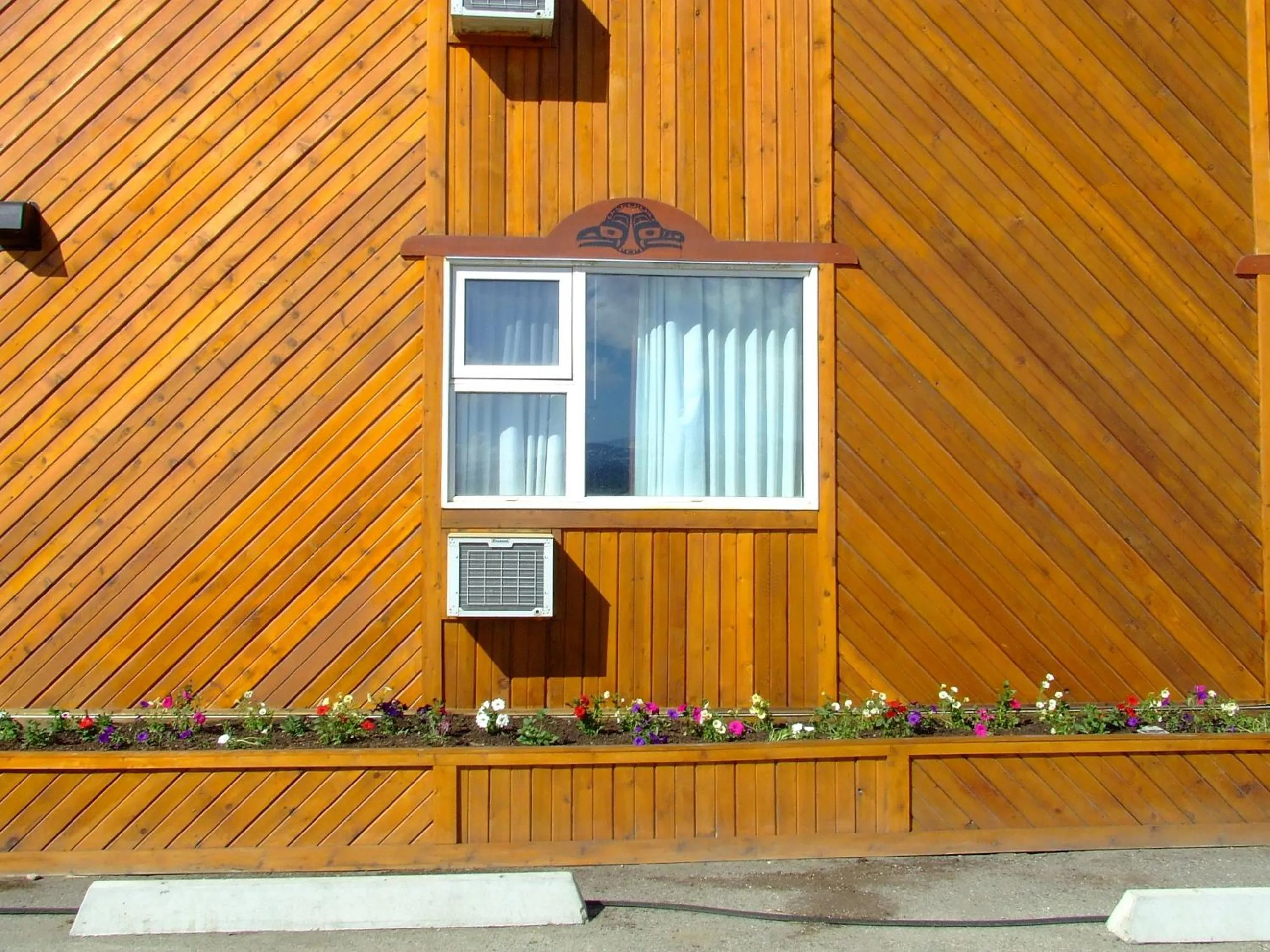 Facade/entrance in The Yukon Inn