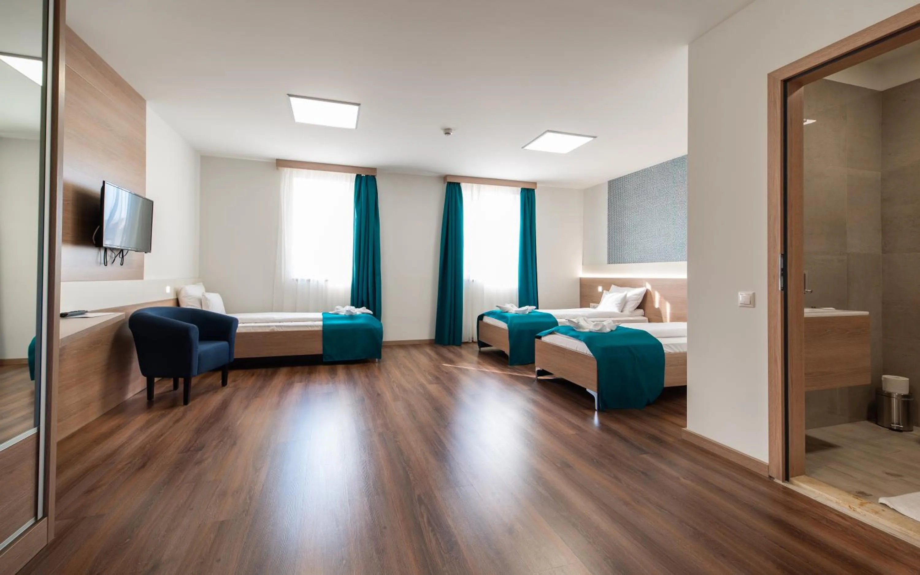 Photo of the whole room, Bed in Hotel Szeghalom