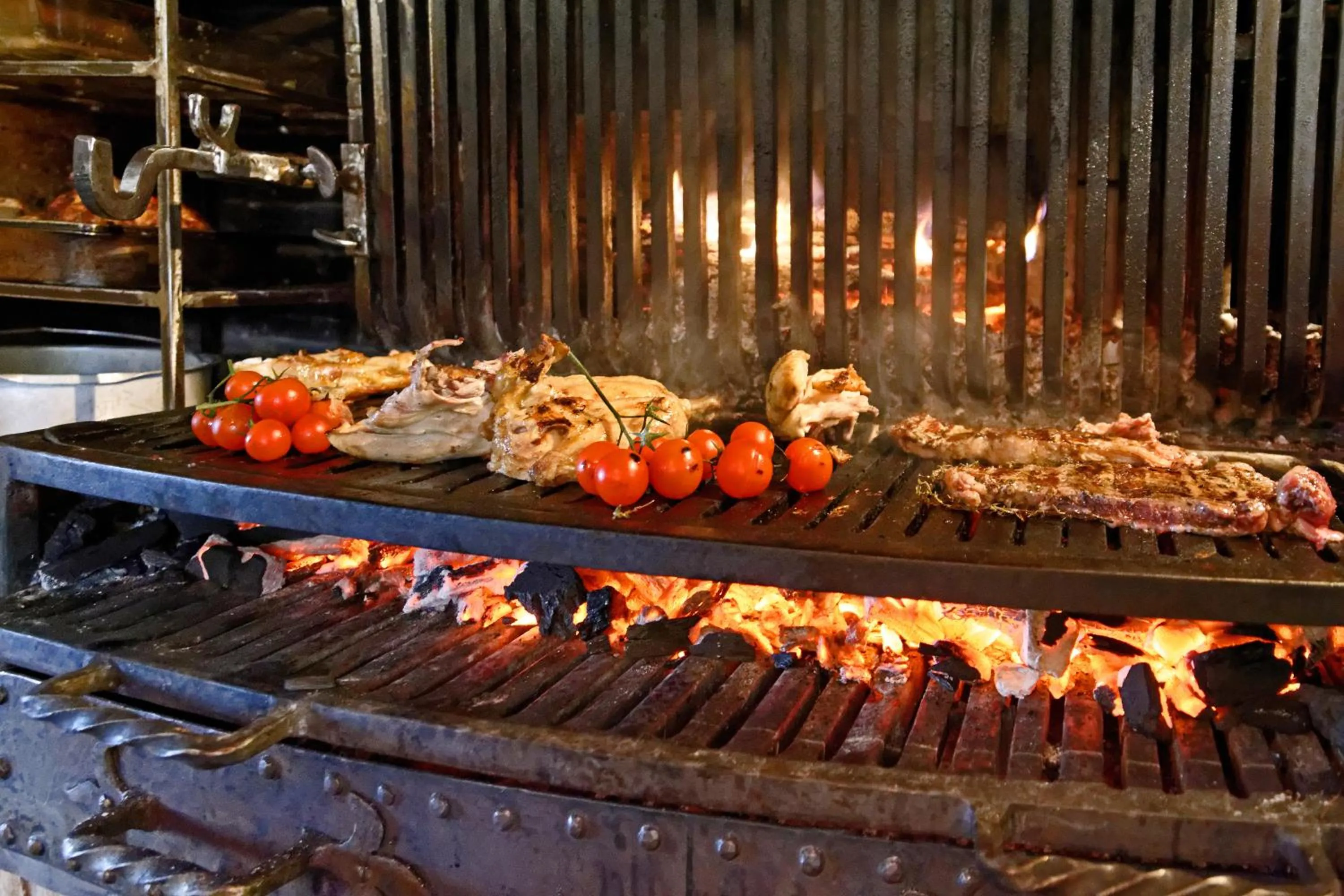 Restaurant/places to eat in Grand Hôtel de l'Abbaye