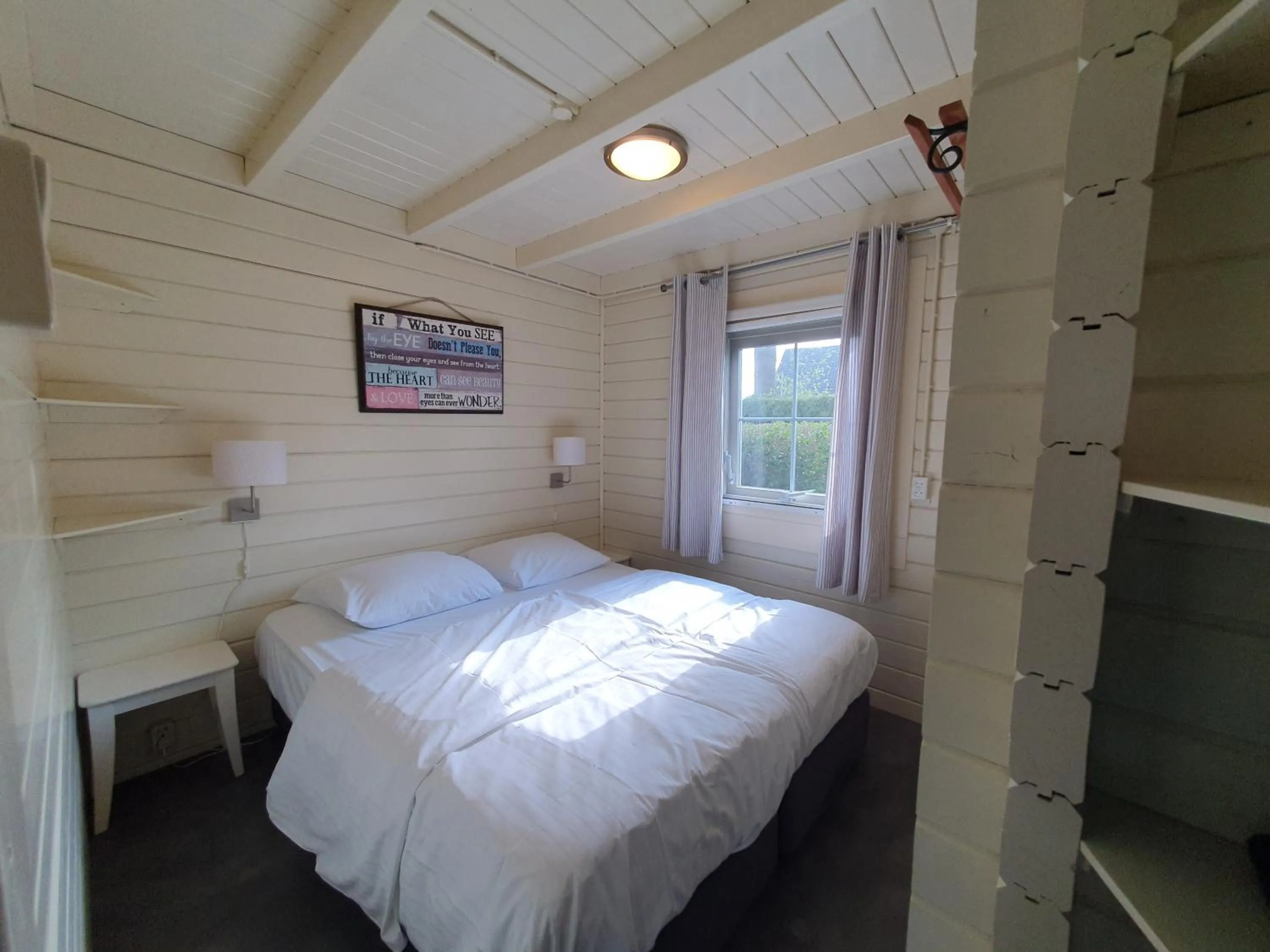 Bedroom, Bed in d'Oude Herbergh, vakantiehuizen aan het water