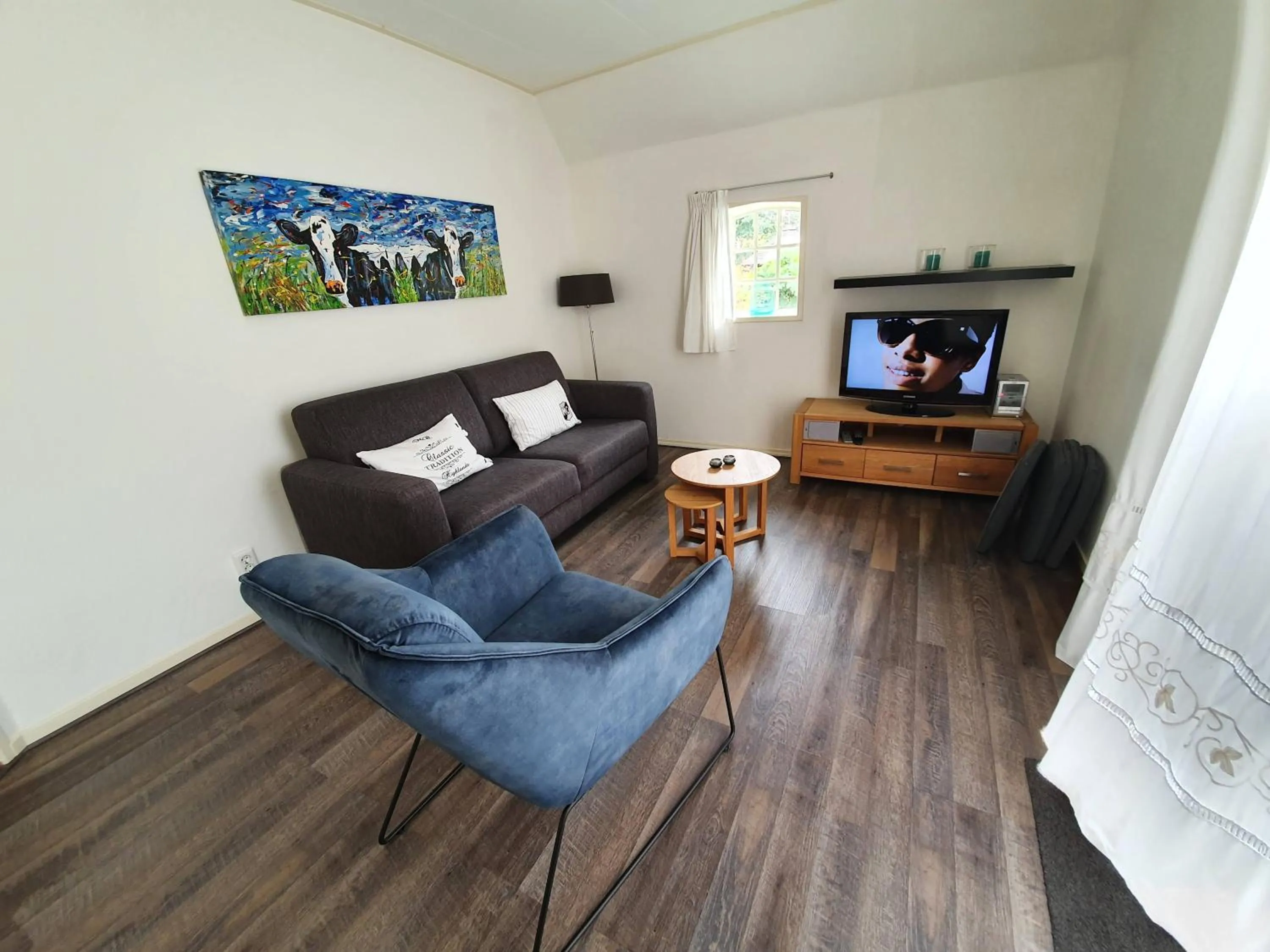 Property building in d'Oude Herbergh, vakantiehuizen aan het water