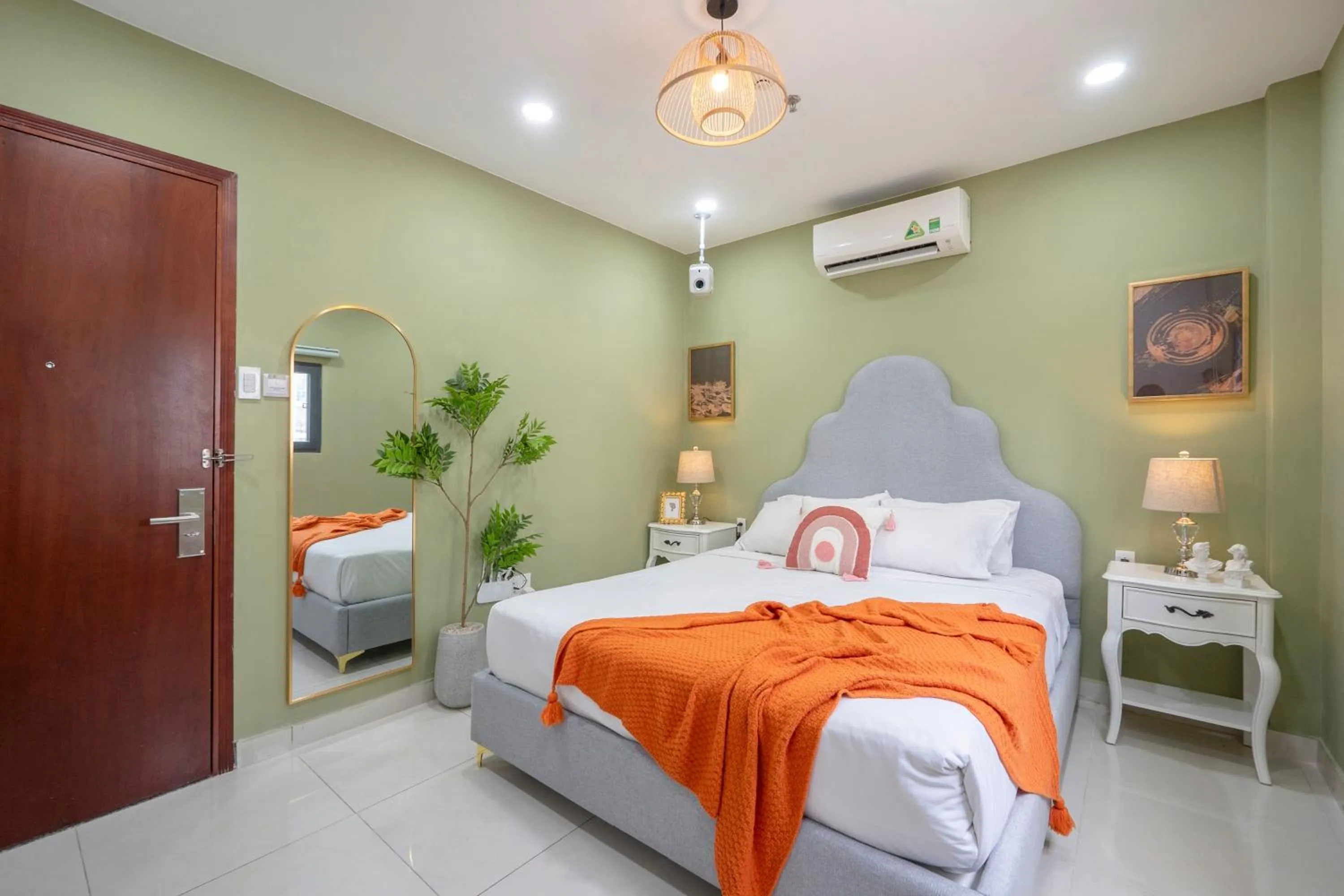 Bed in SAZI AMILA Nguyen Hue HOTEL - Free Banh Mi