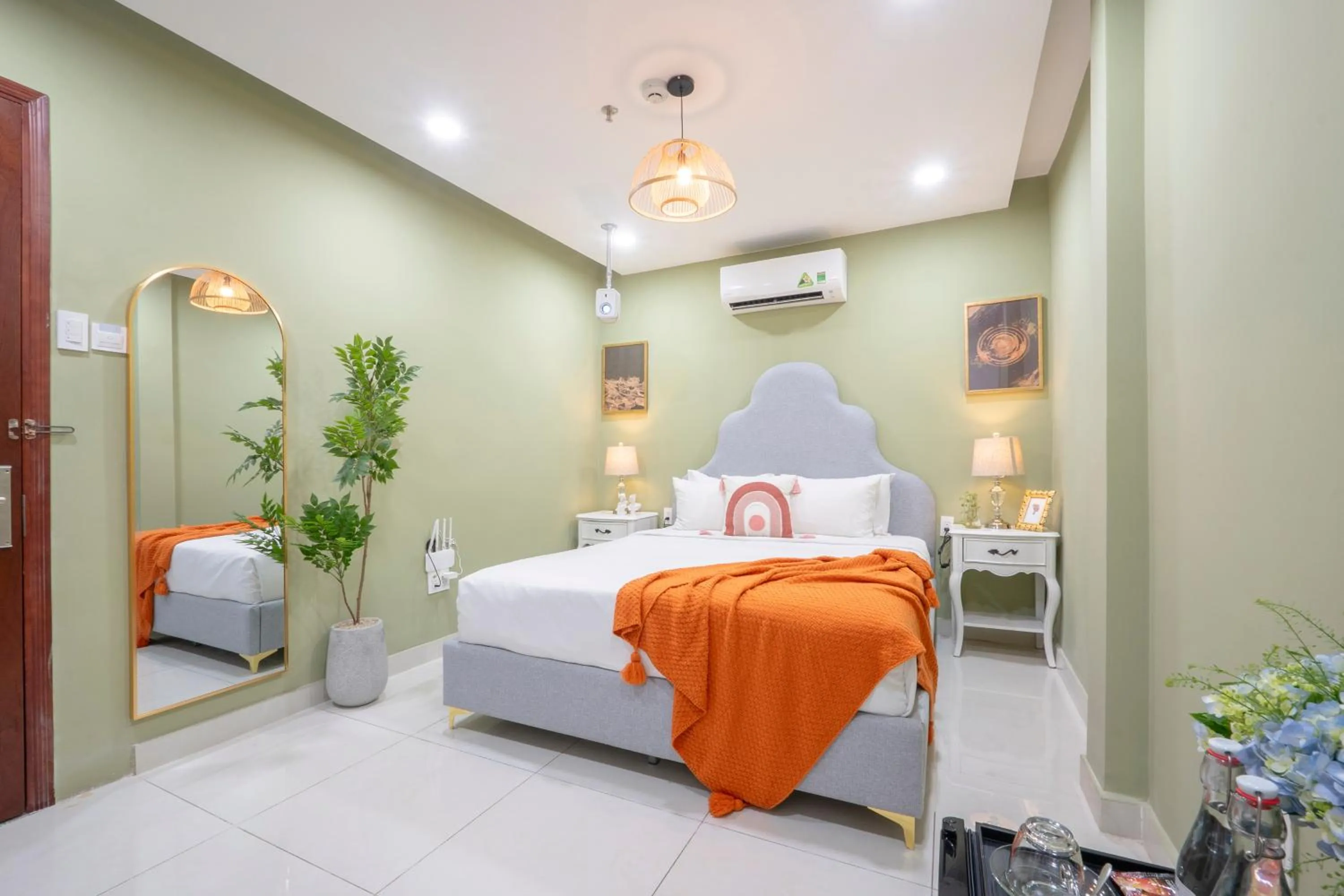 Bed in SAZI AMILA Nguyen Hue HOTEL - Free Banh Mi