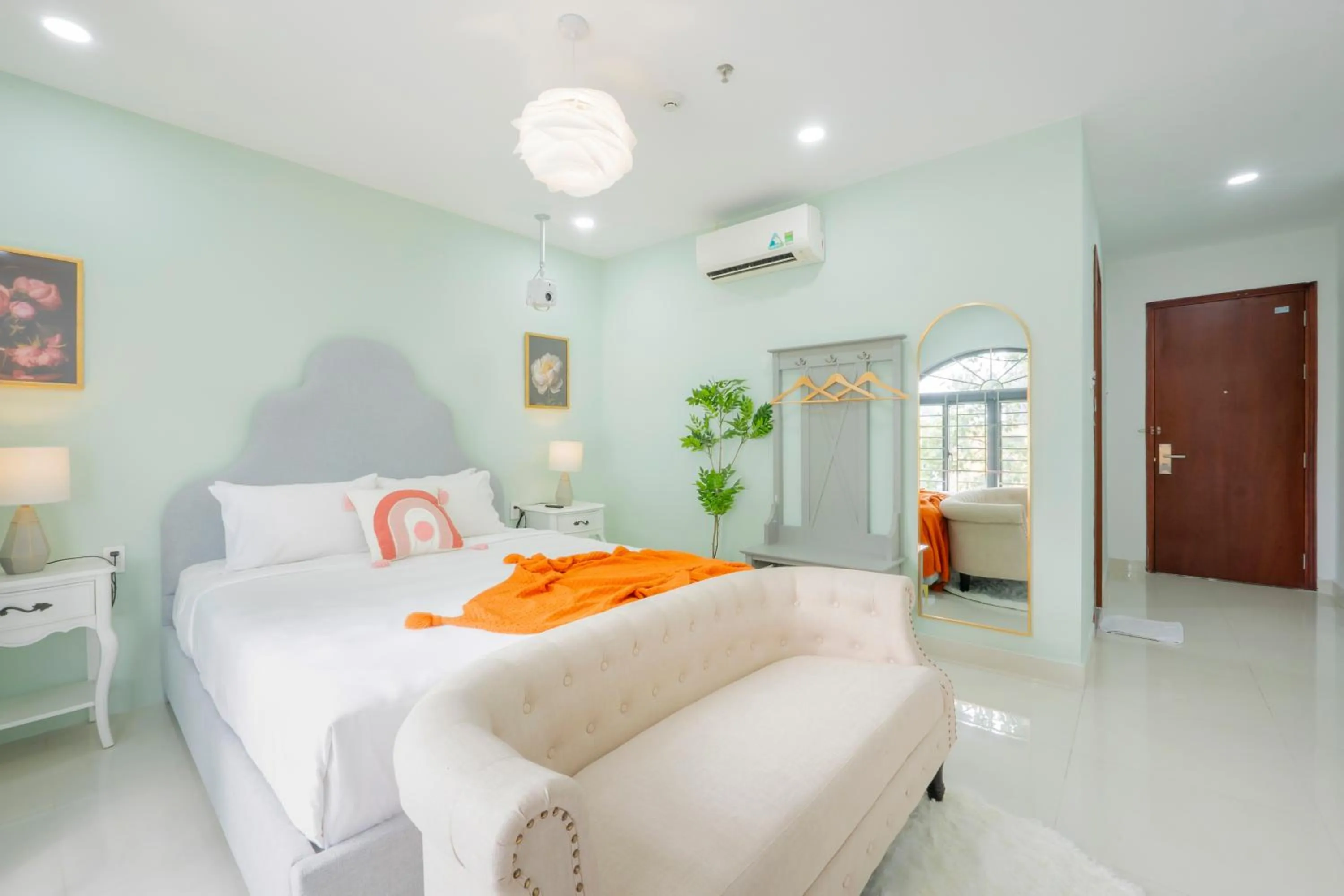 Bed in SAZI AMILA Nguyen Hue HOTEL - Free Banh Mi