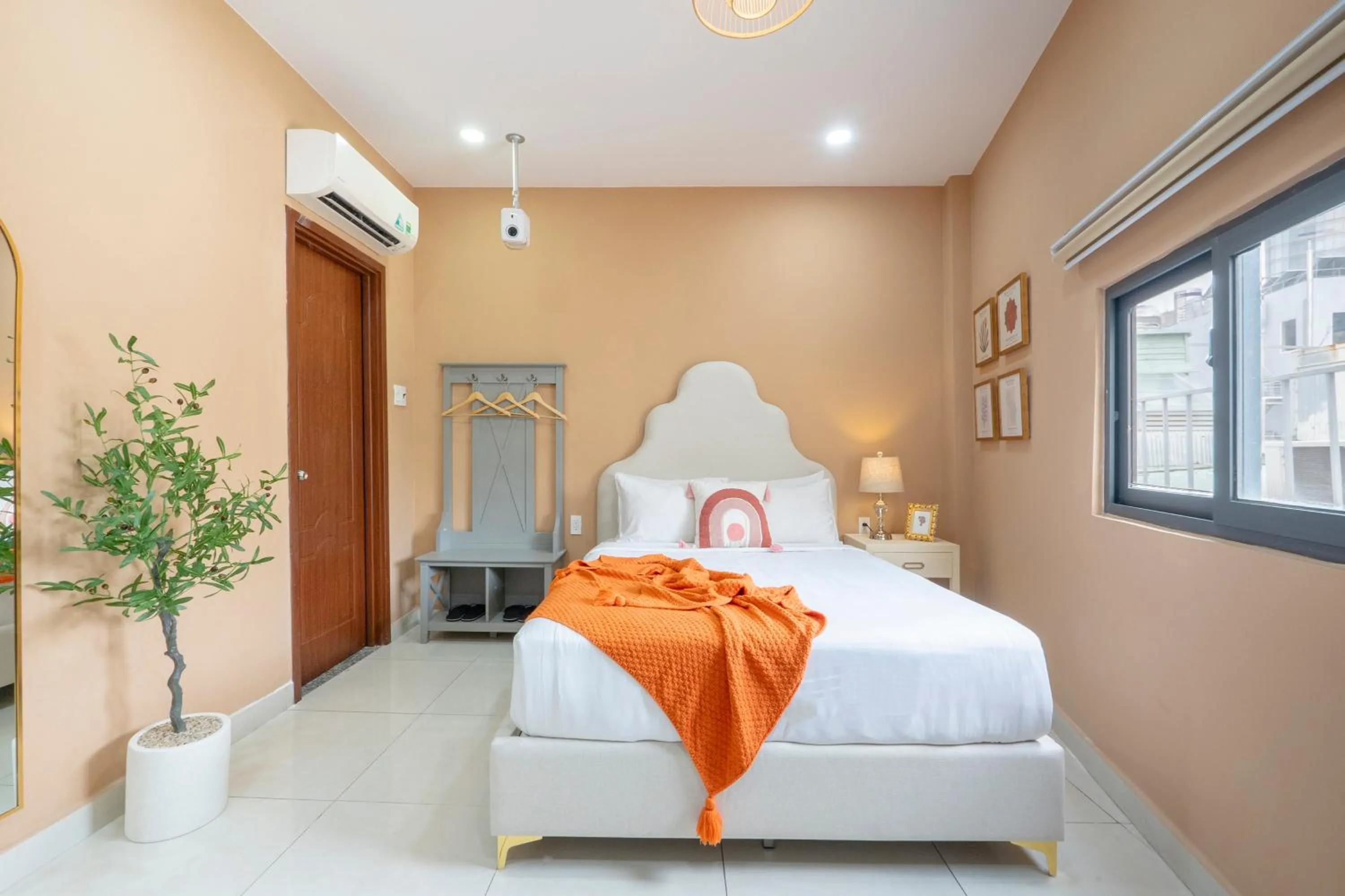 Bed in SAZI AMILA Nguyen Hue HOTEL - Free Banh Mi