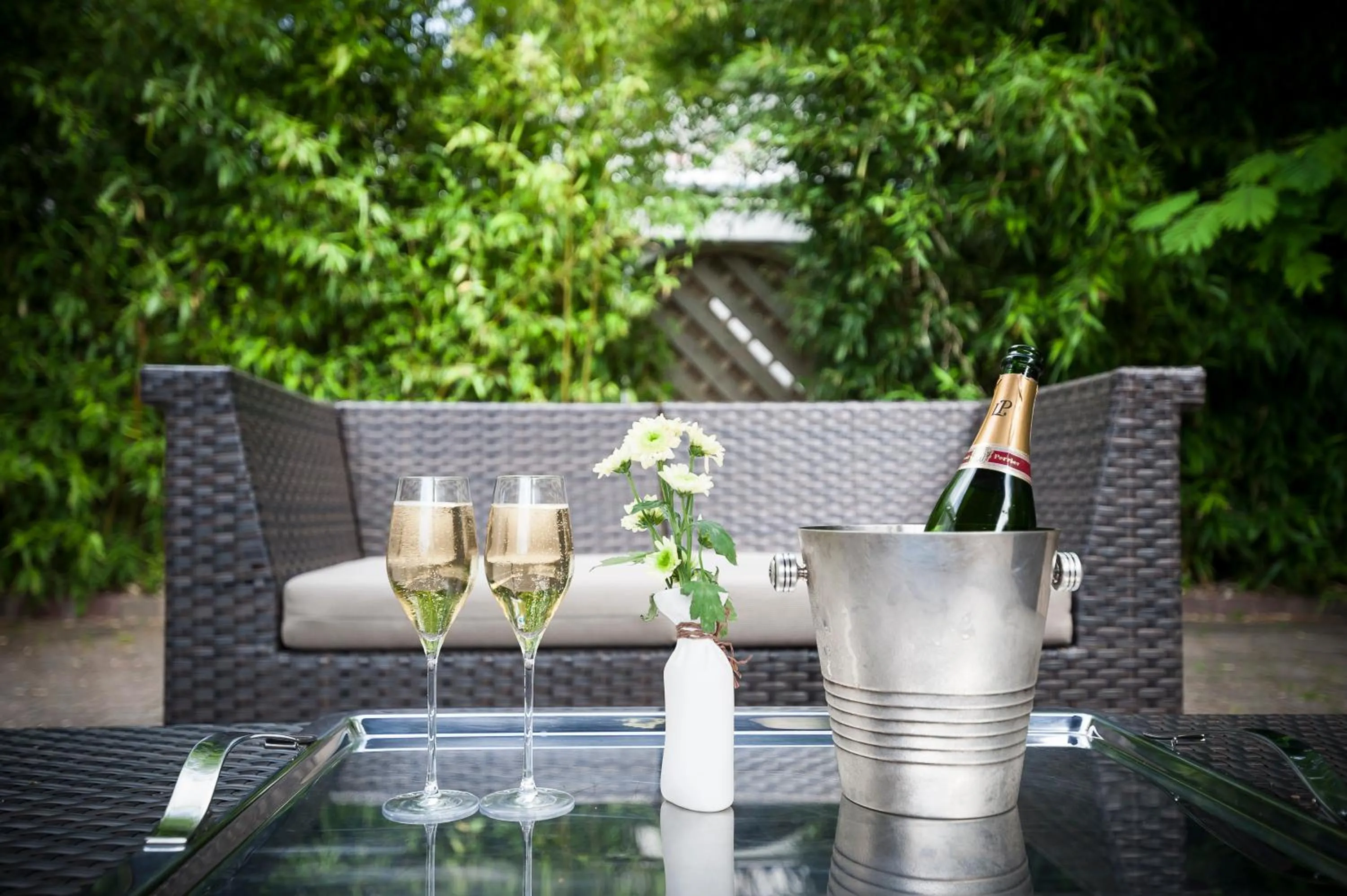 Garden view in The Originals Boutique, Hôtel Auberge du Forgeron, Lille Sud