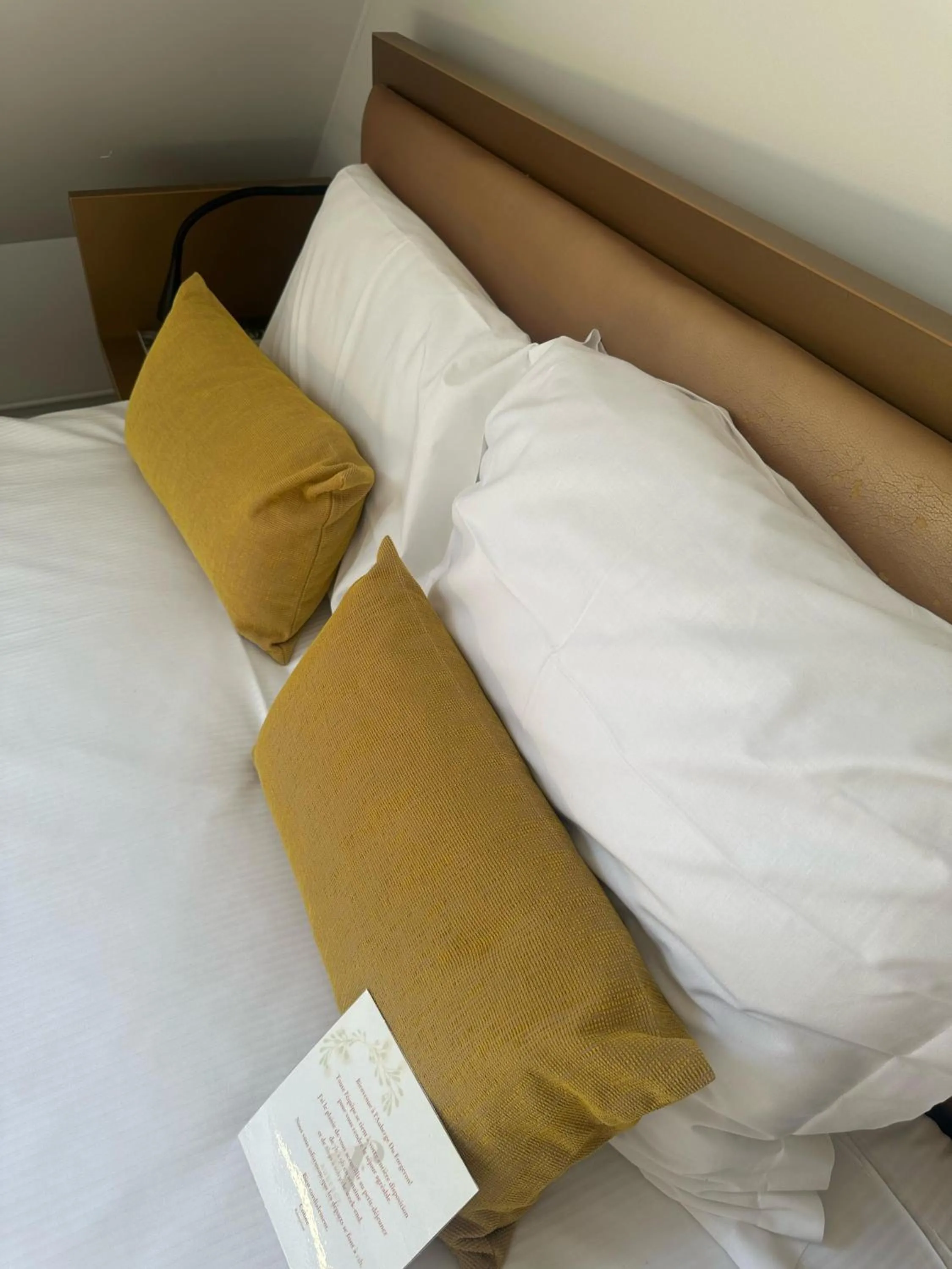 Bed in The Originals Boutique, Hôtel Auberge du Forgeron, Lille Sud