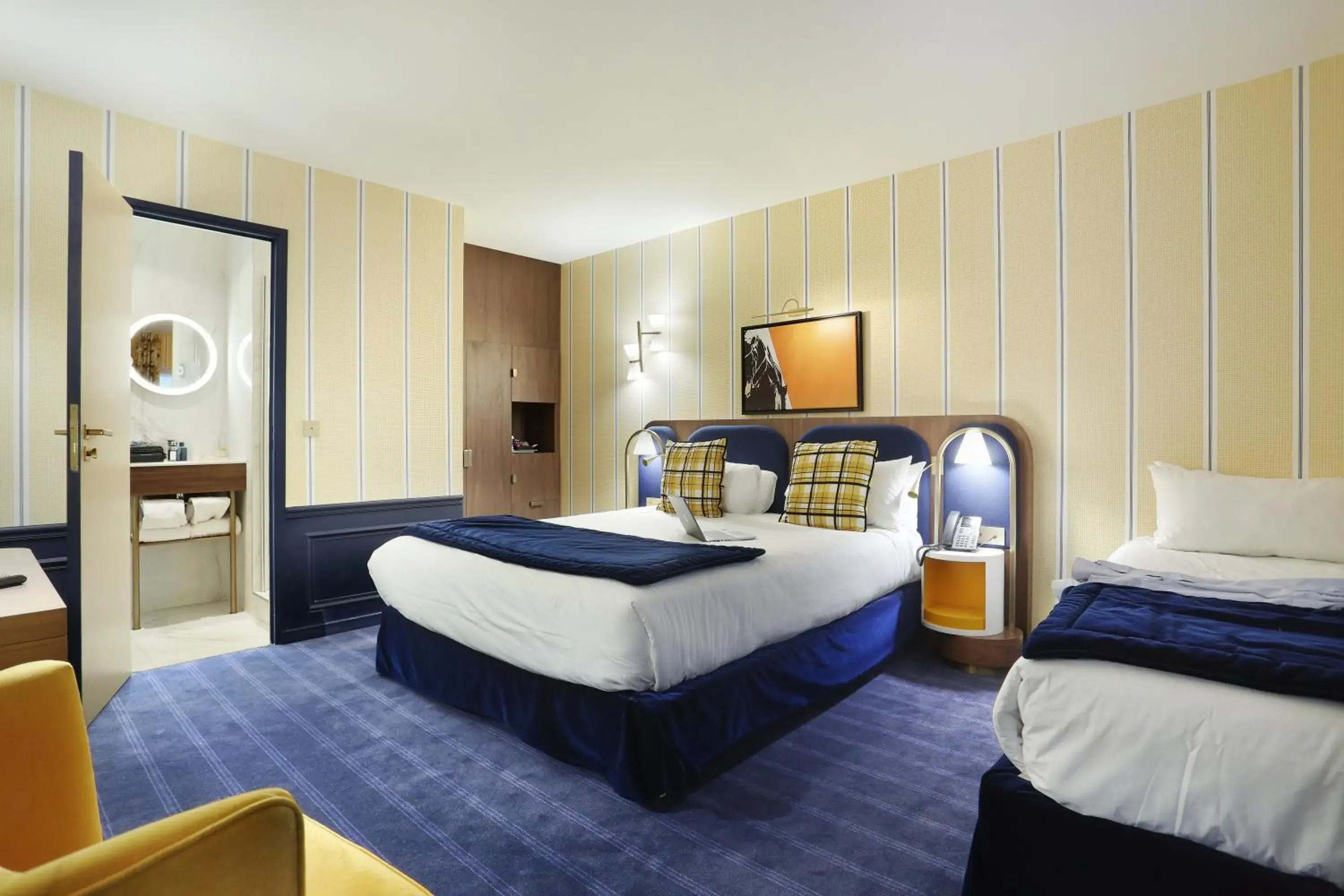 Triple Room in Hôtel du Cheval Blanc - Paris Marne La Vallée Triple Room in Hôtel du Cheval Blanc - Paris Marne La Vallée