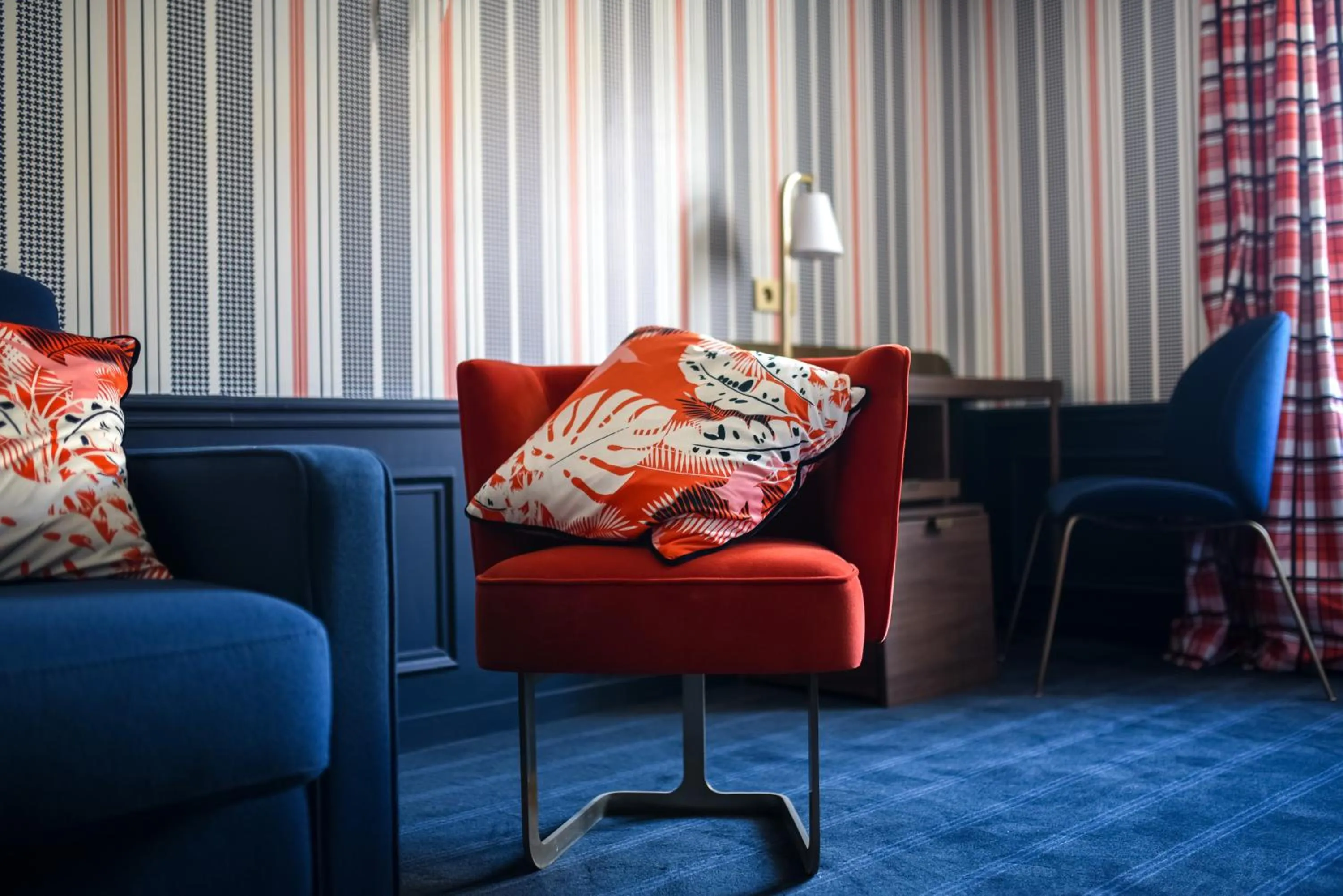 Living room in Hôtel du Cheval Blanc - Paris Marne La Vallée