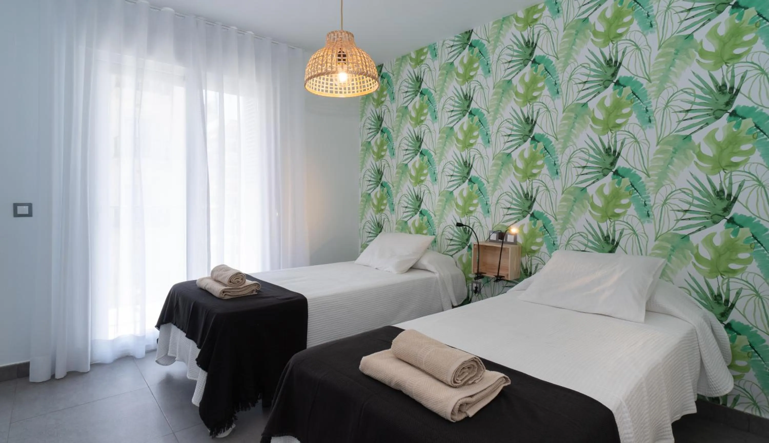 Bed in Sur Suites La Dorada, centricos soleados a pocos metros de la Playa y con Parking Opcional