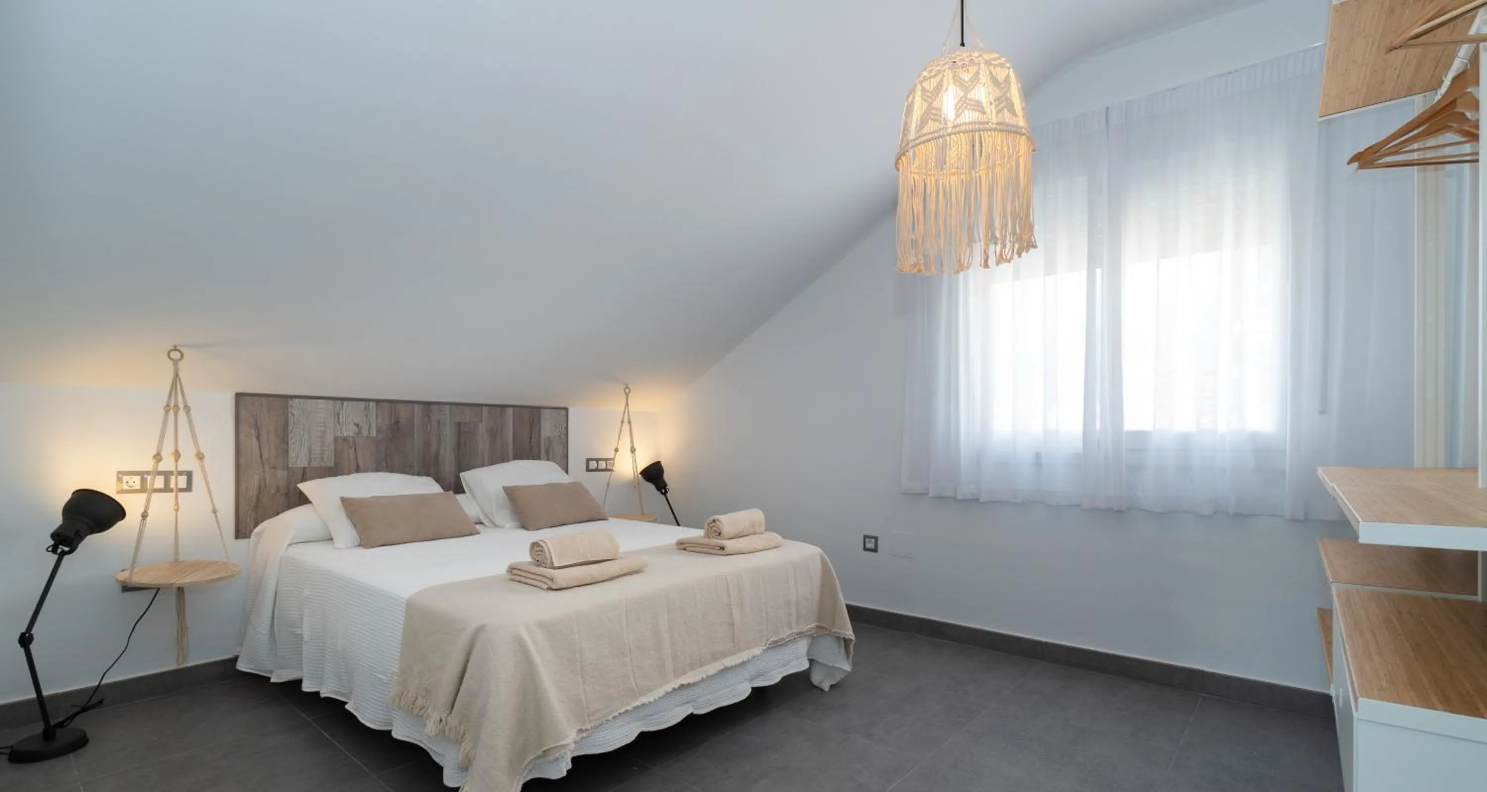 Bed in Sur Suites La Dorada, centricos soleados a pocos metros de la Playa y con Parking Opcional