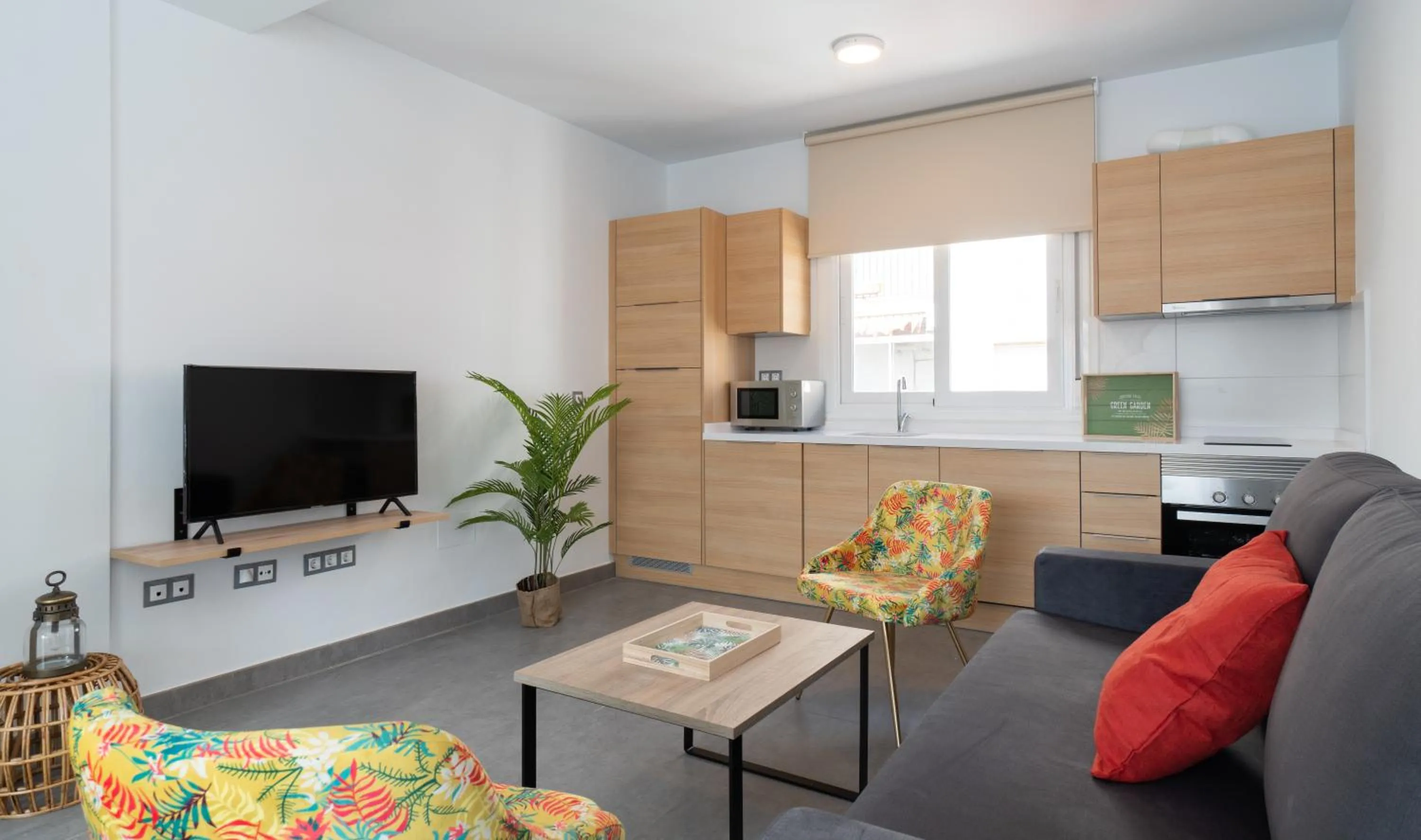 TV and multimedia in Sur Suites La Dorada, centricos soleados a pocos metros de la Playa y con Parking Opcional