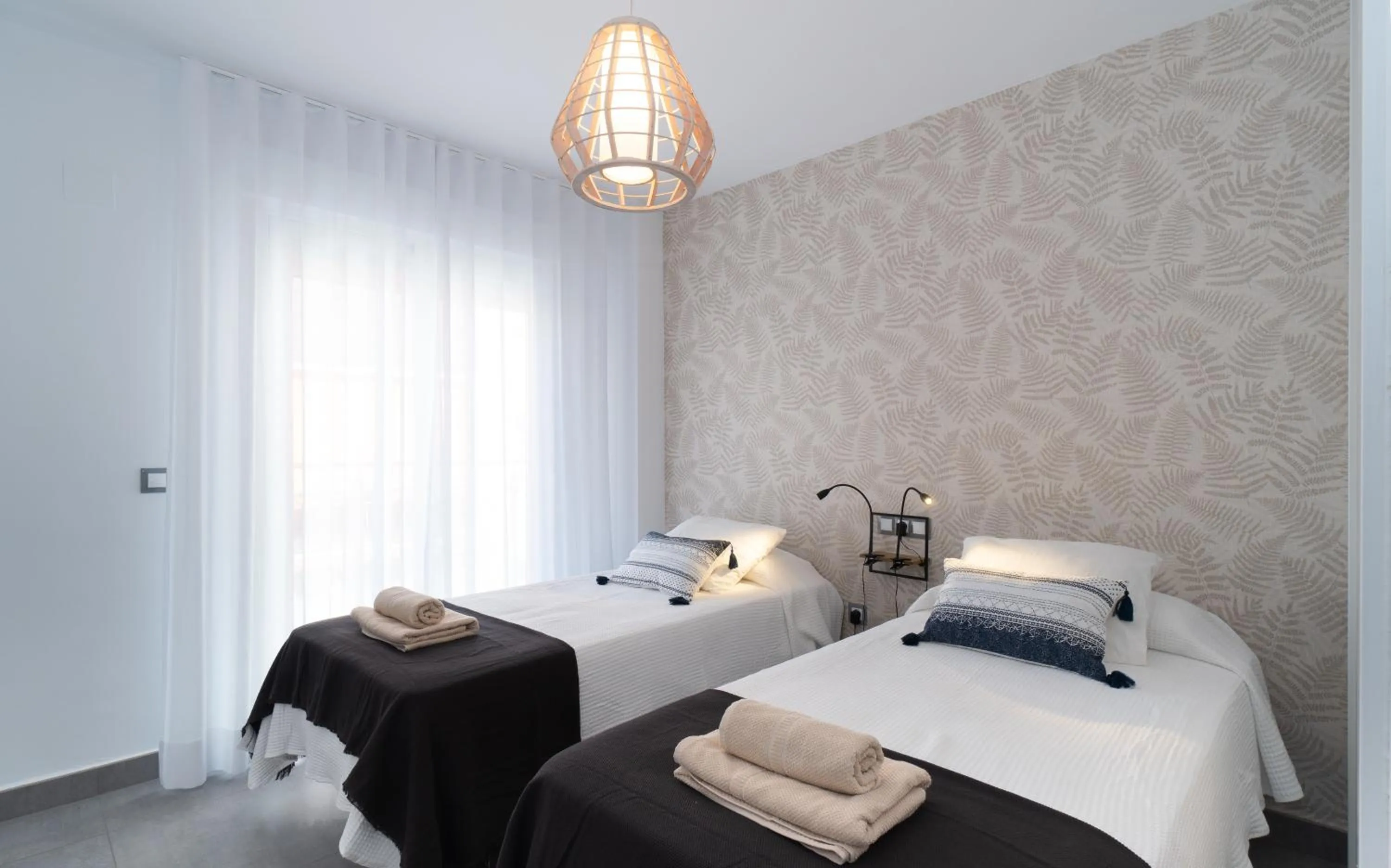 Bedroom, Bed in Sur Suites La Dorada, centricos soleados a pocos metros de la Playa y con Parking Opcional