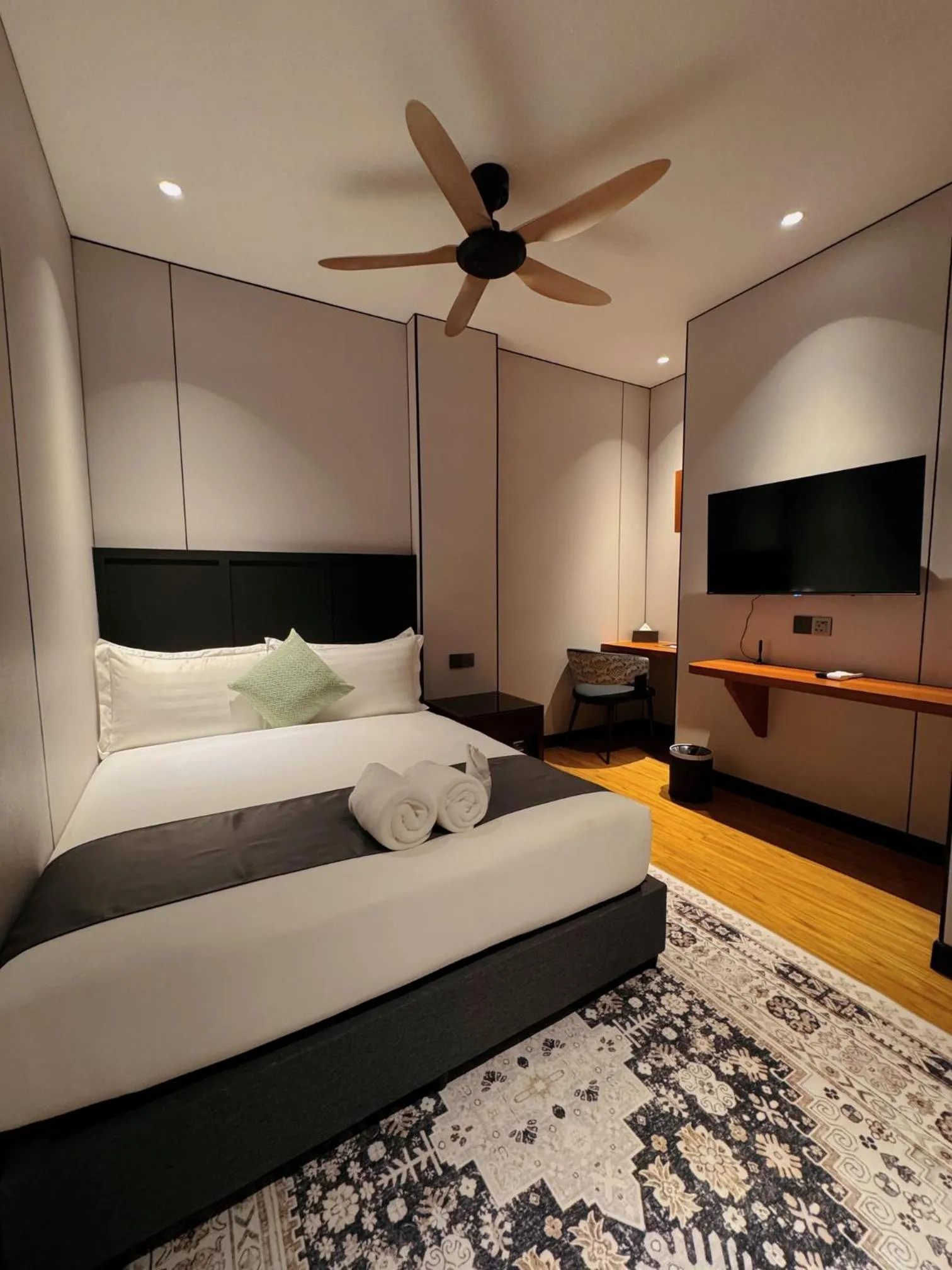 Bed in Carnarvon Suites