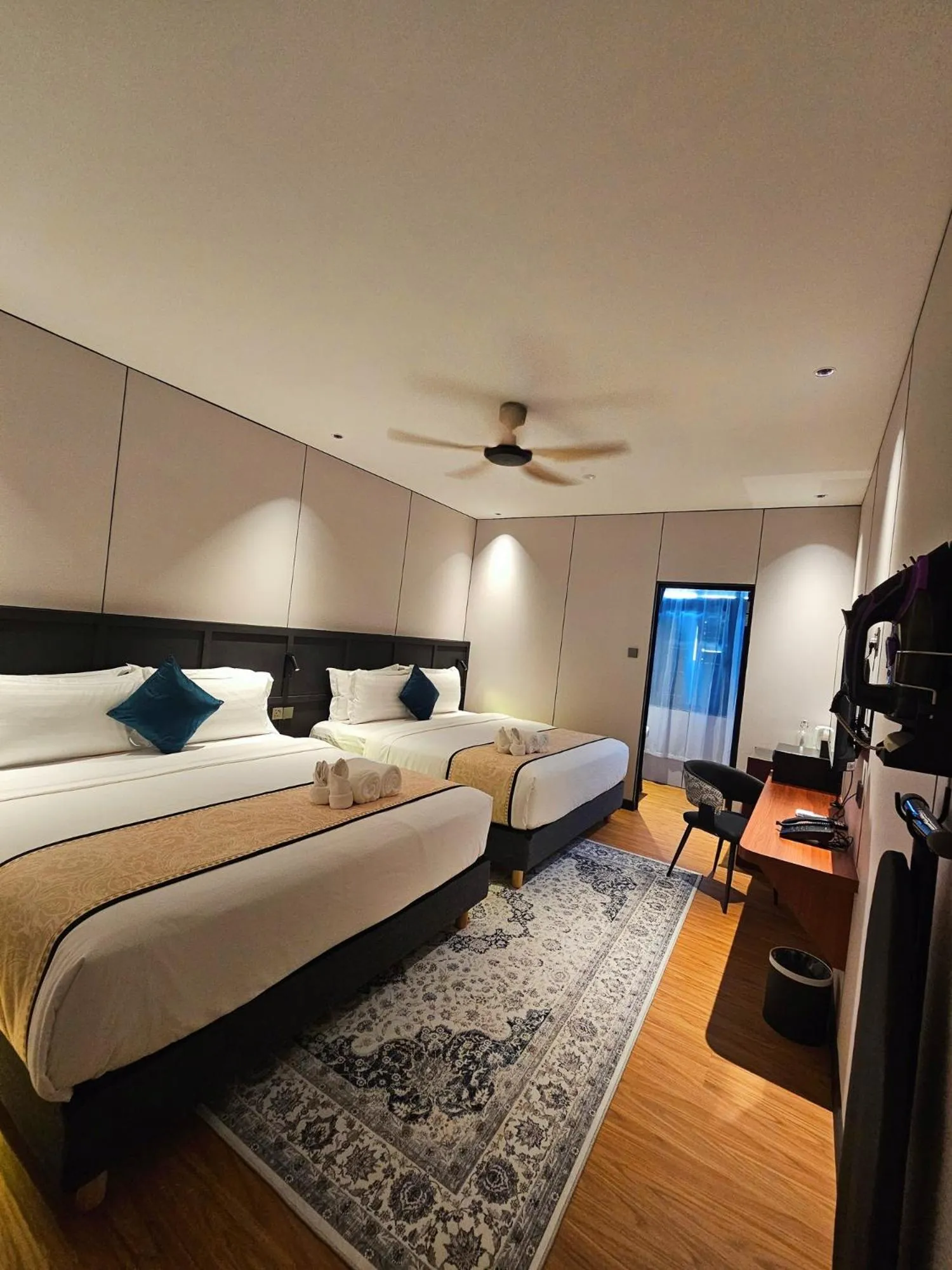 Bed in Carnarvon Suites