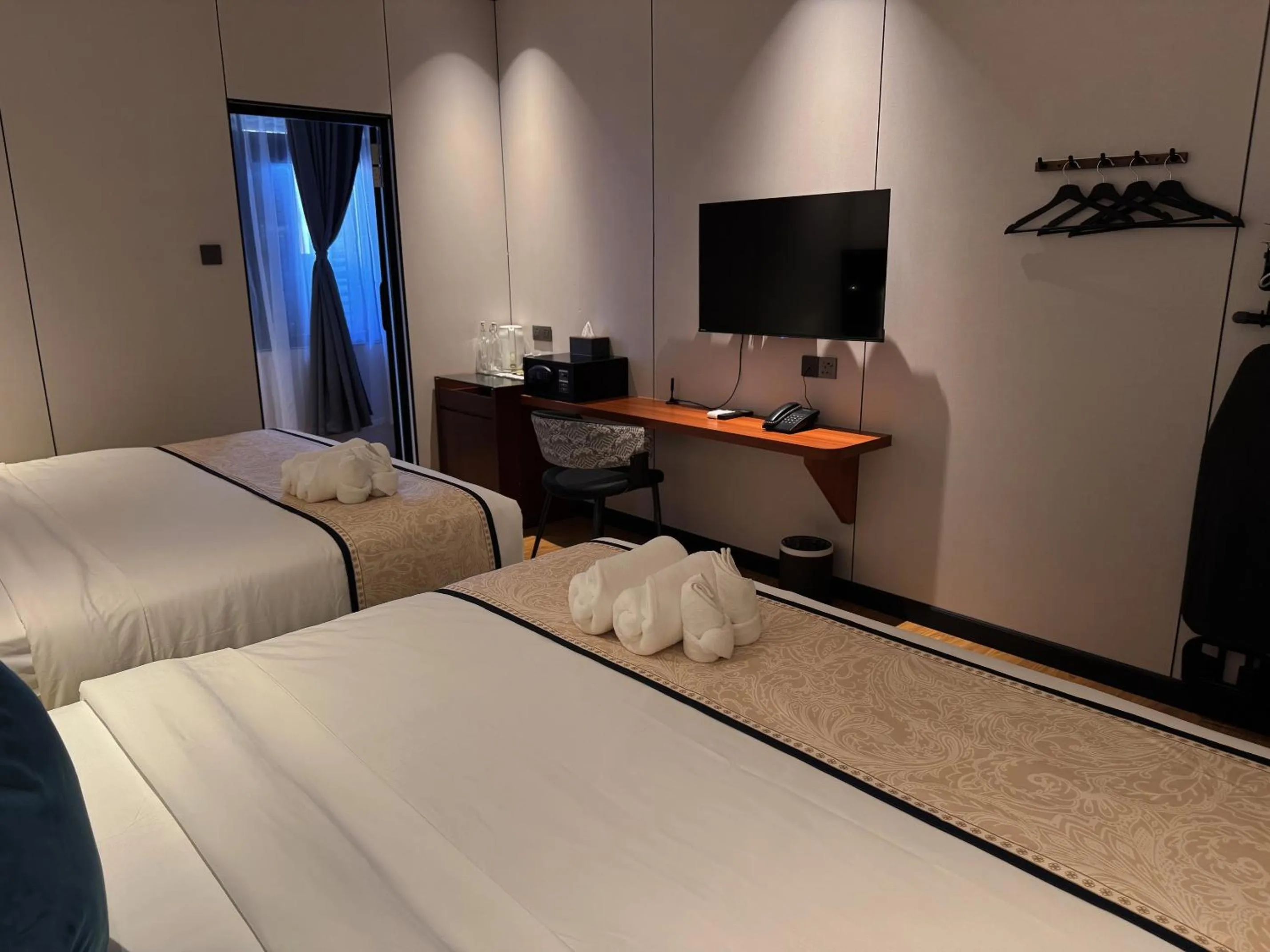 Bed in Carnarvon Suites