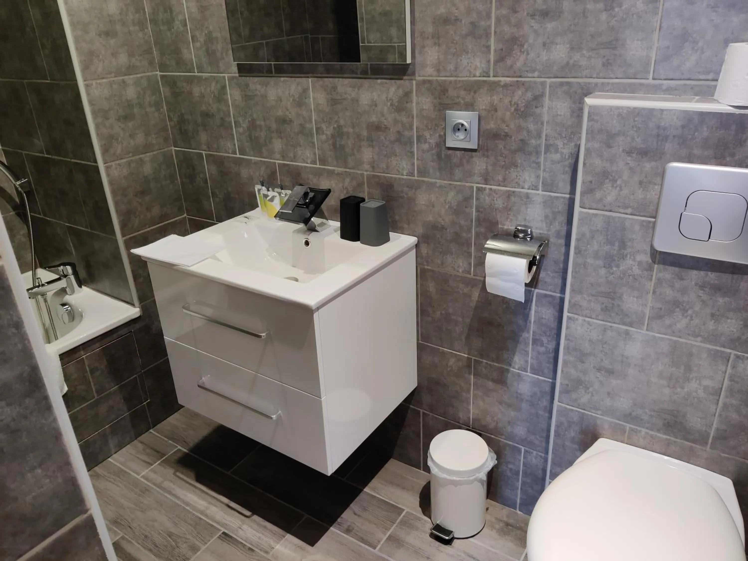 Bathroom in Hotel Les Voyageurs - Vogüé