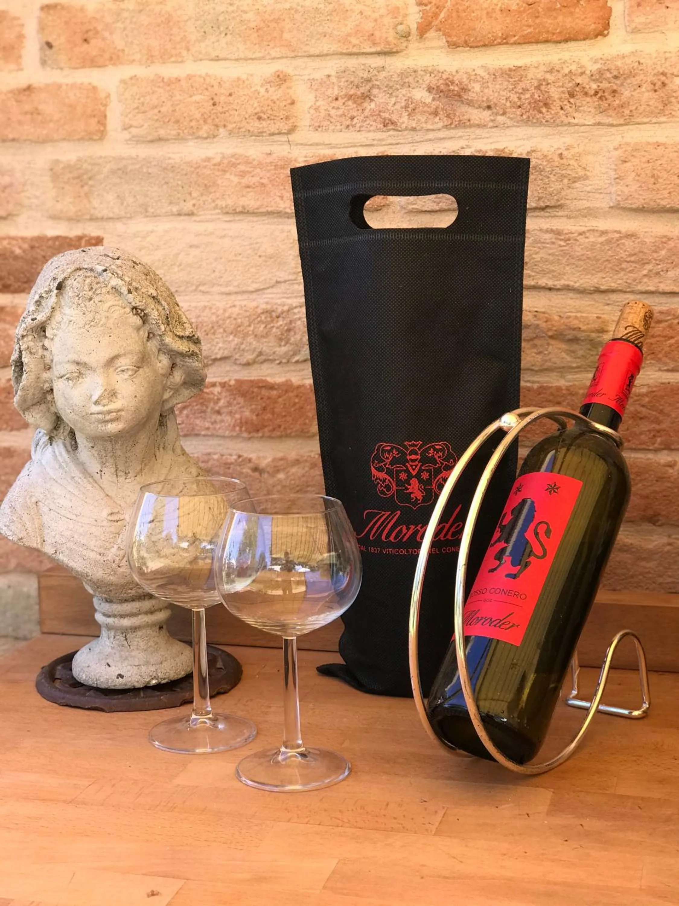 Decorative detail in Il Posto Perfetto