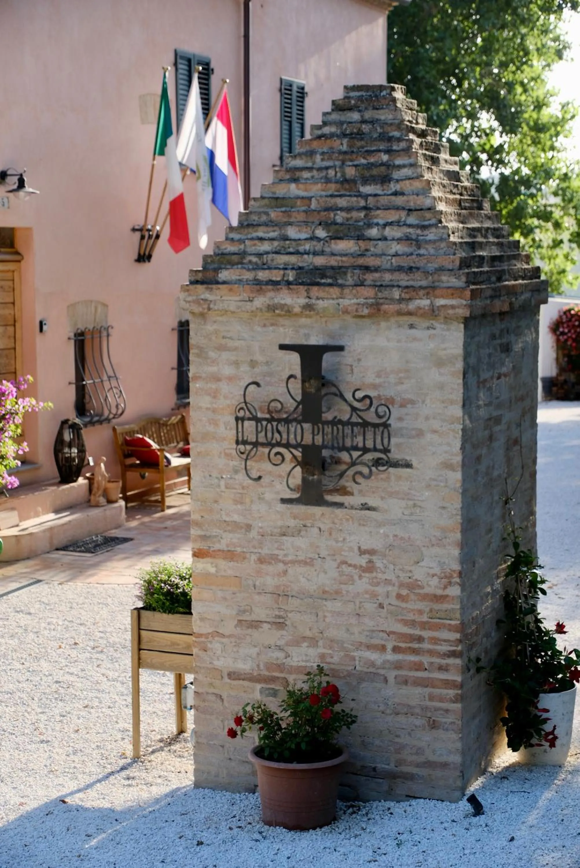 Property building in Il Posto Perfetto