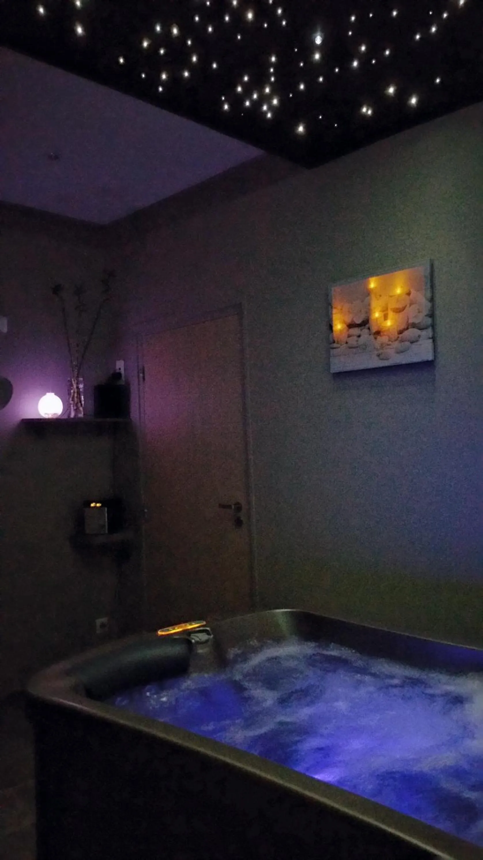 Hot Tub in Hôtel Le Belvedere