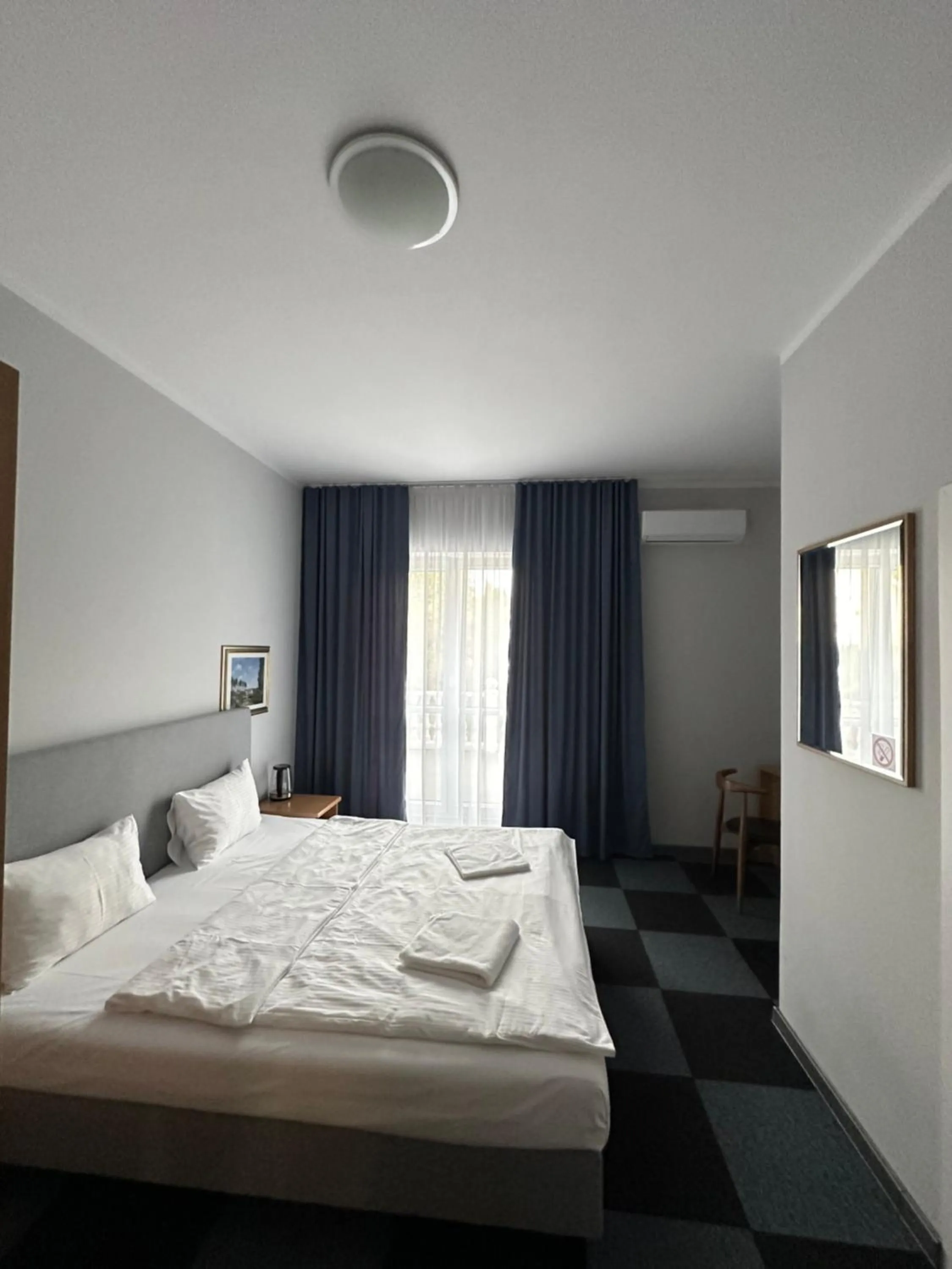 Bed in Lezzet PG B&B &TurkishRestaurant