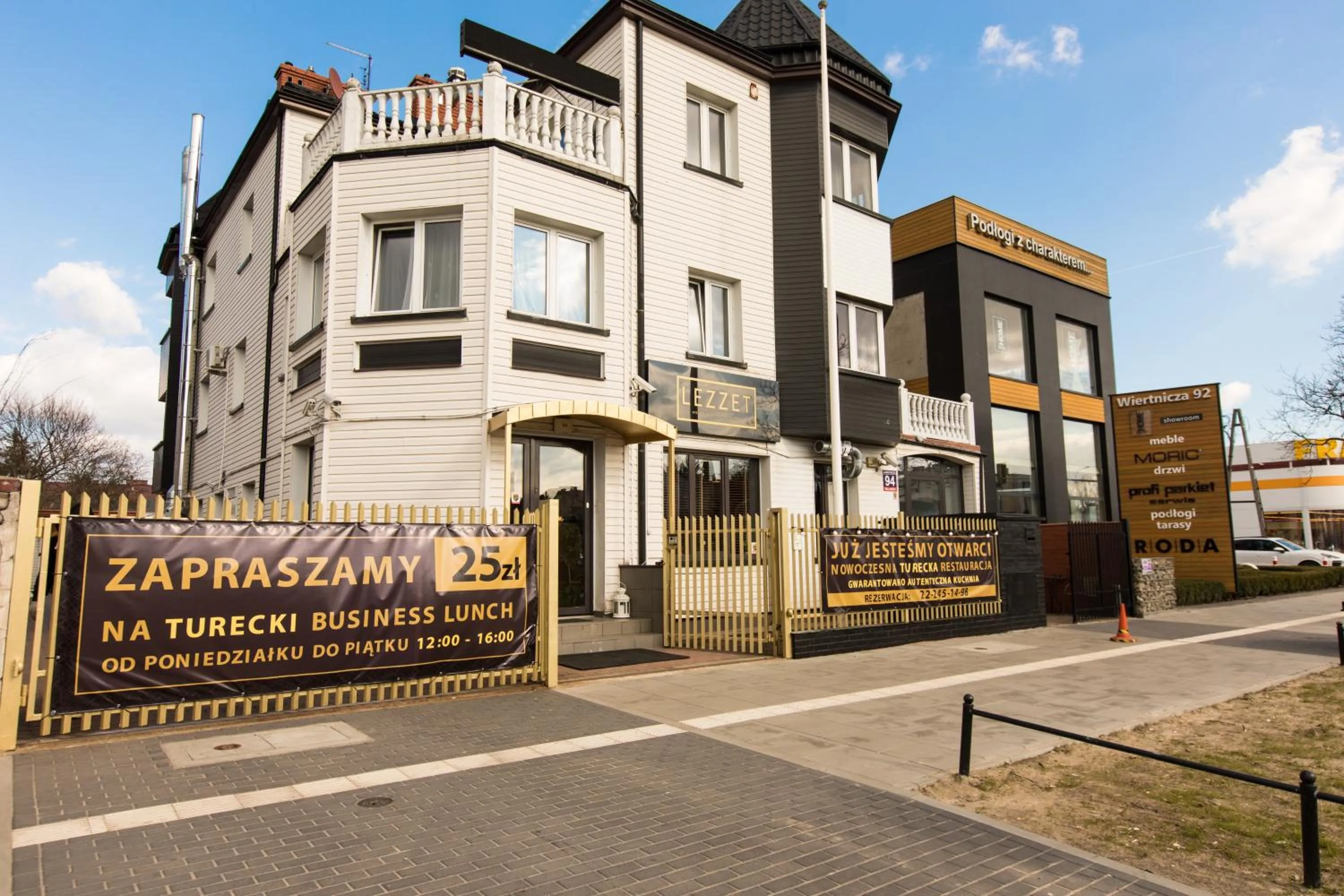 Property building in Lezzet PG B&B &TurkishRestaurant