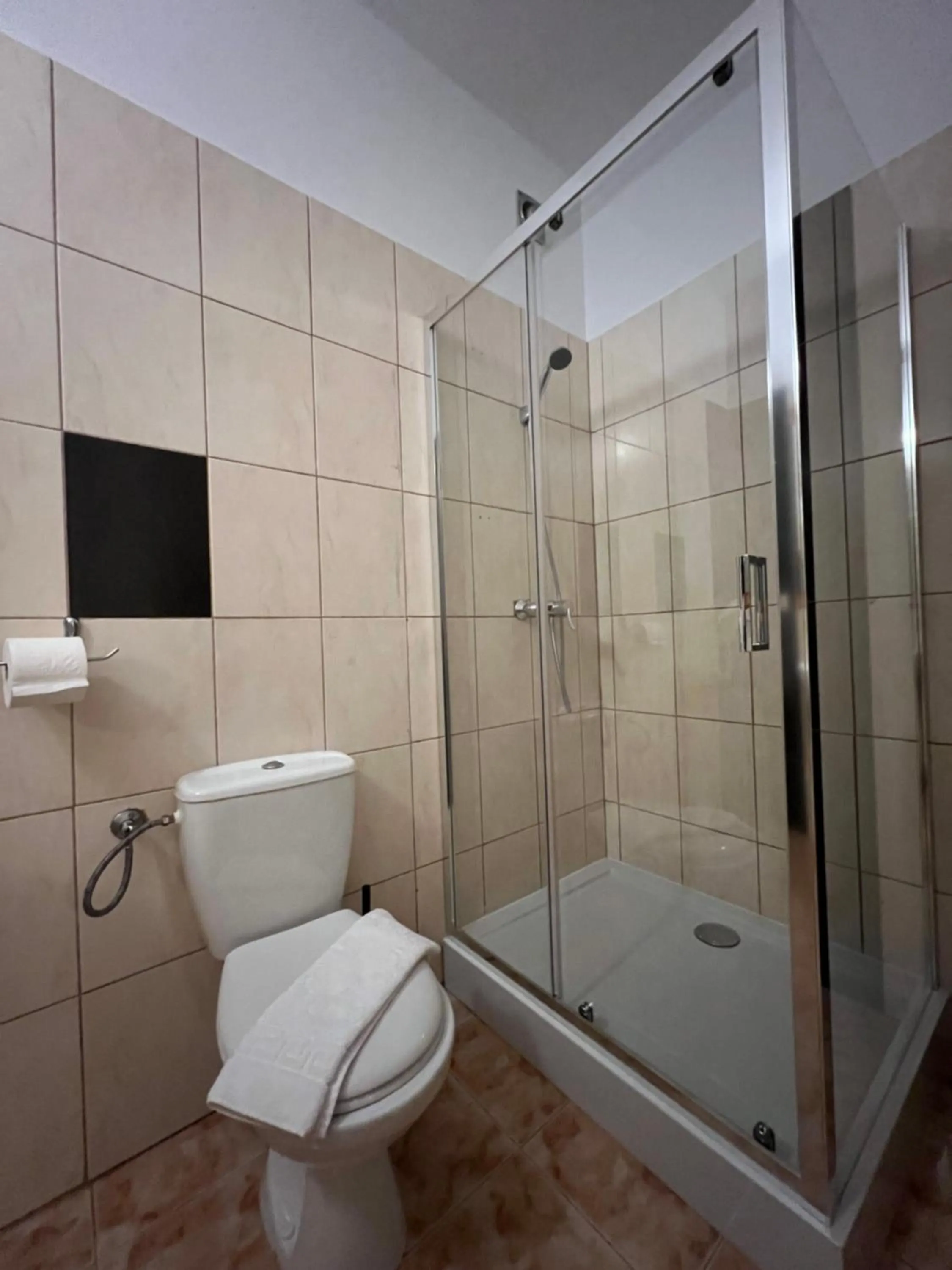 Shower in Lezzet PG B&B &TurkishRestaurant