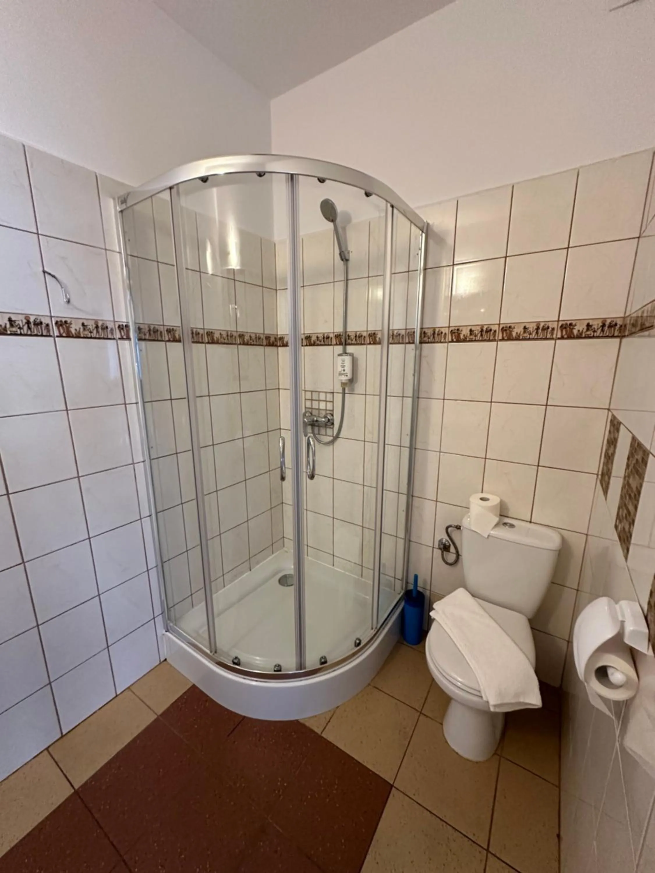 Shower in Lezzet PG B&B &TurkishRestaurant