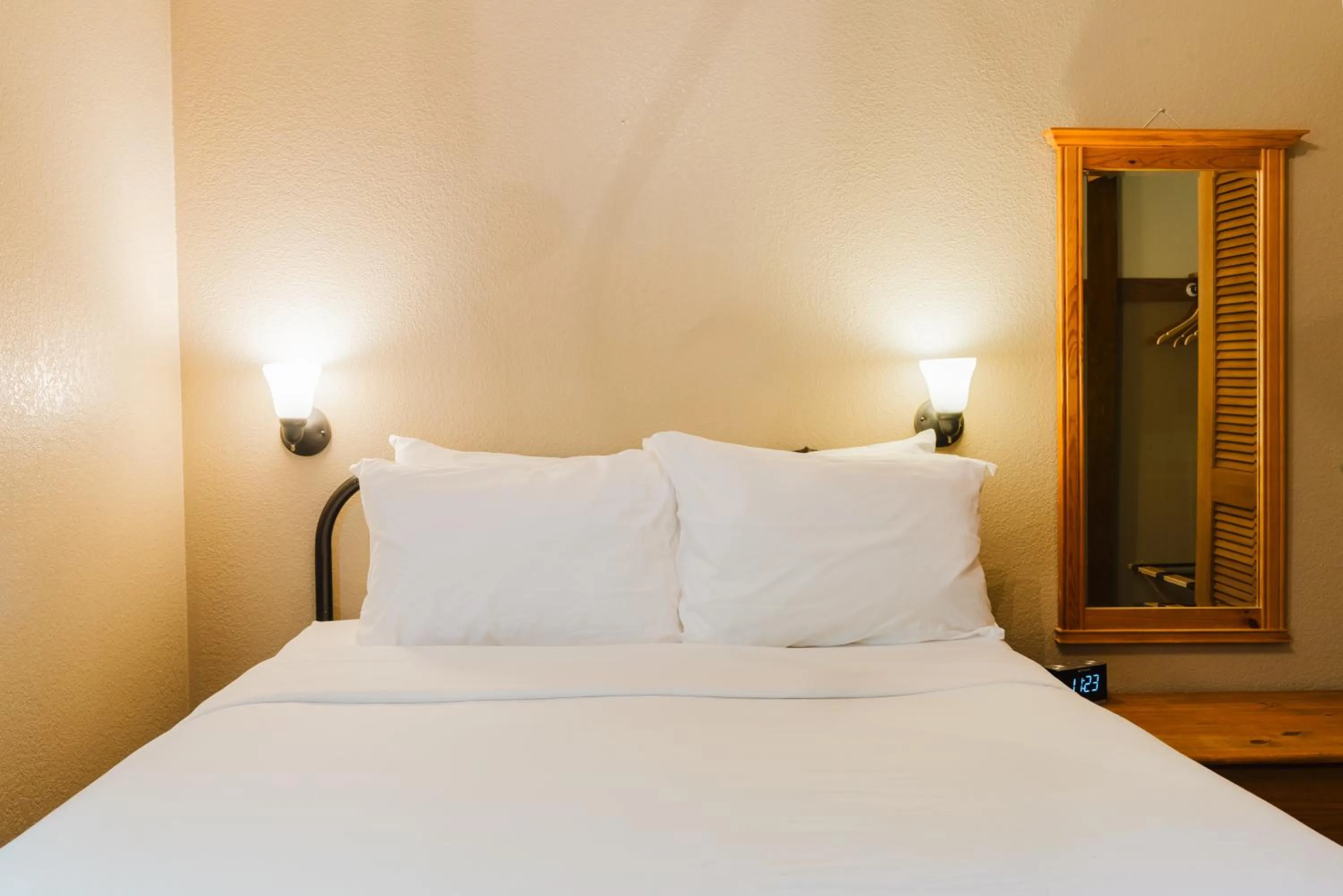 Bed in LOGE Alta Crystal