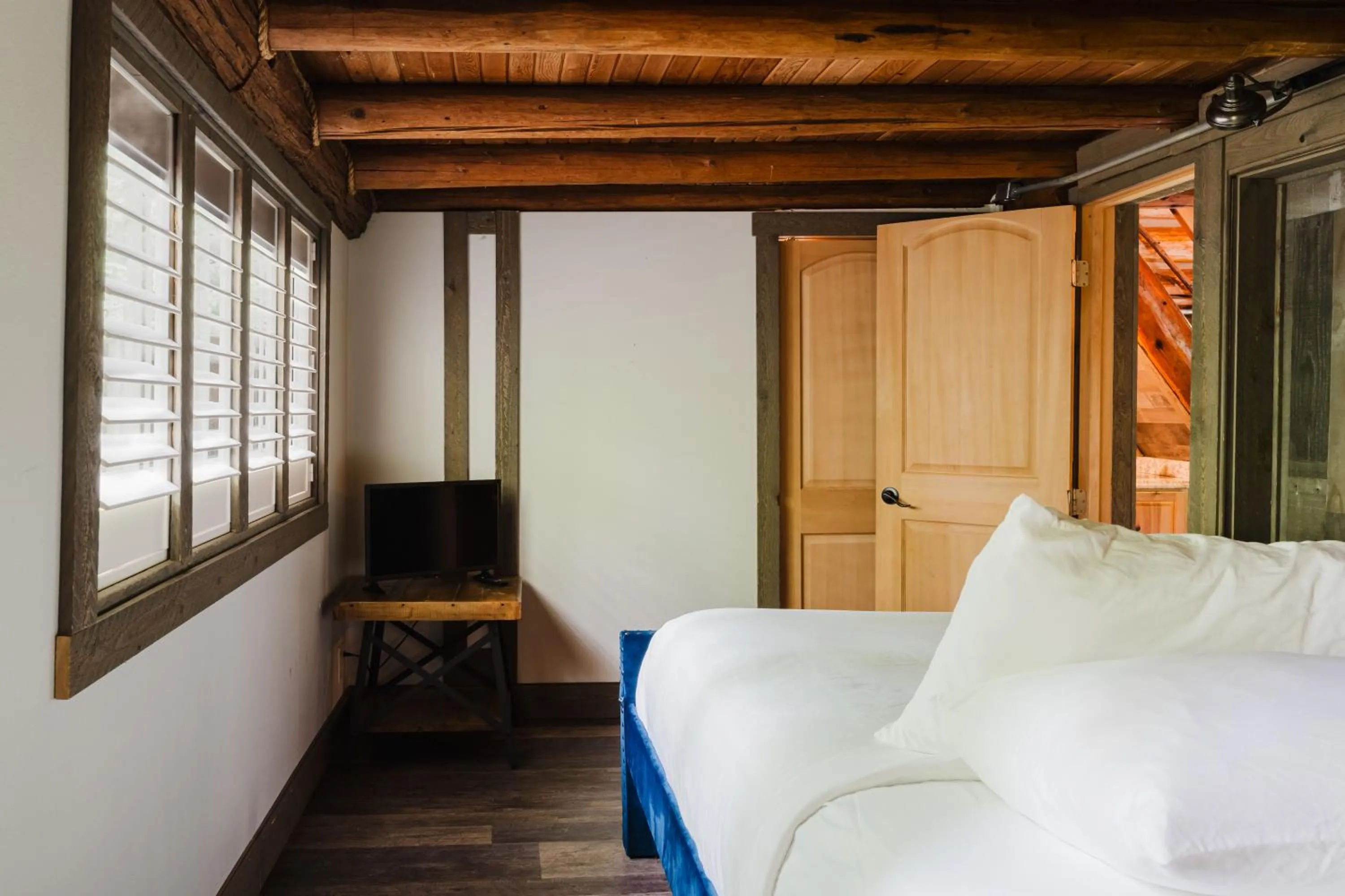 Bed in LOGE Alta Crystal