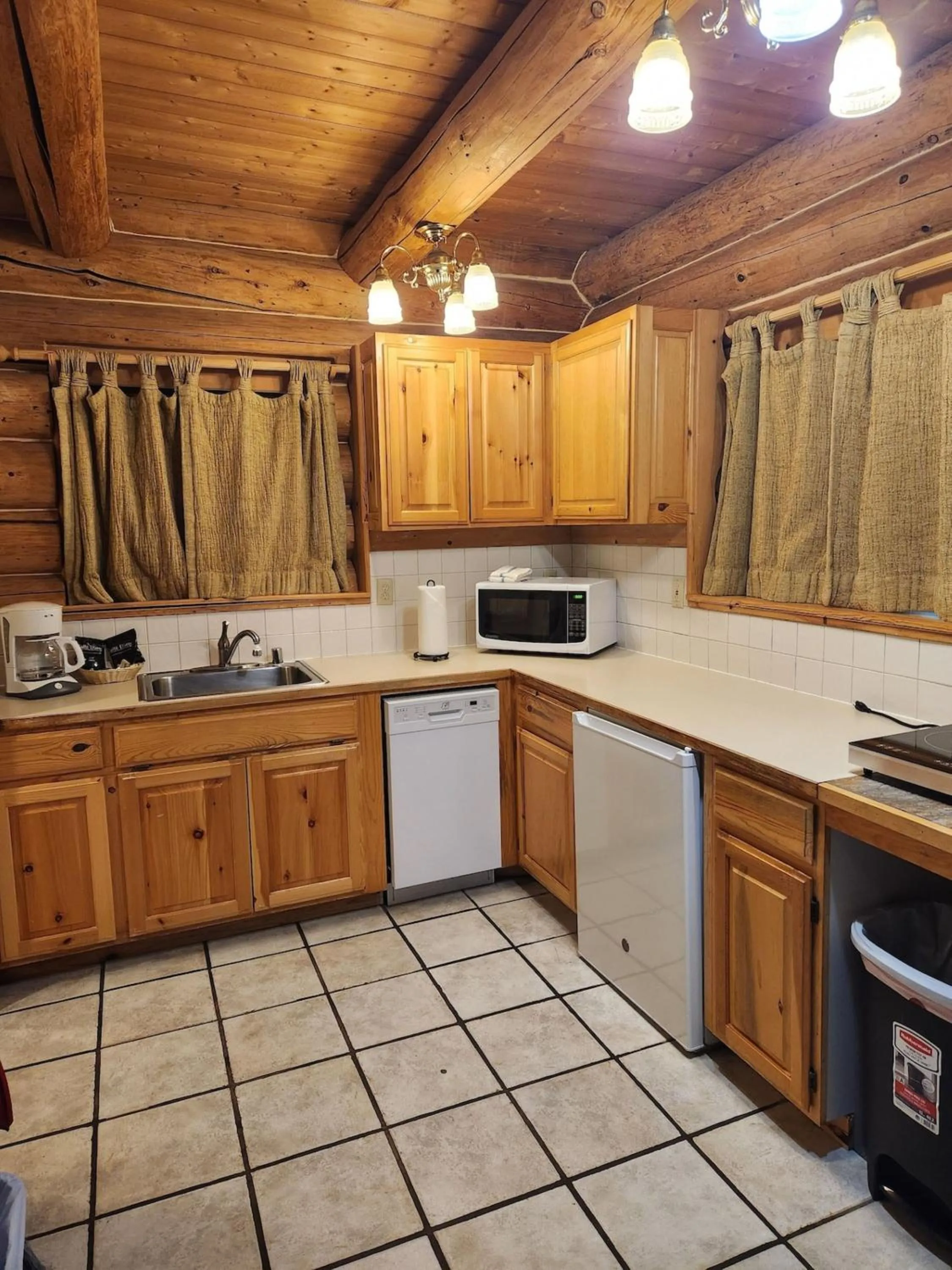 kitchen in LOGE Alta Crystal