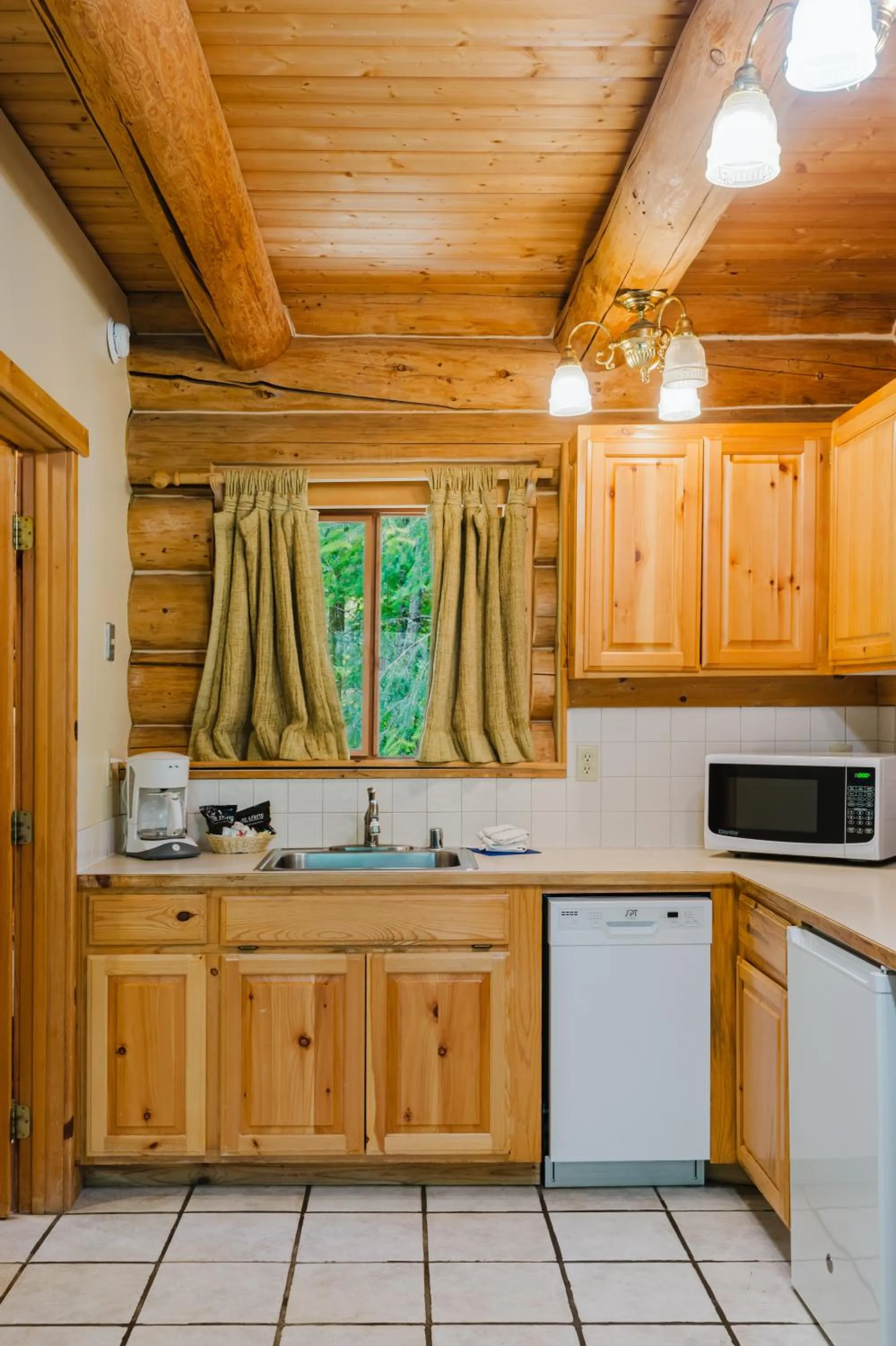 kitchen in LOGE Alta Crystal