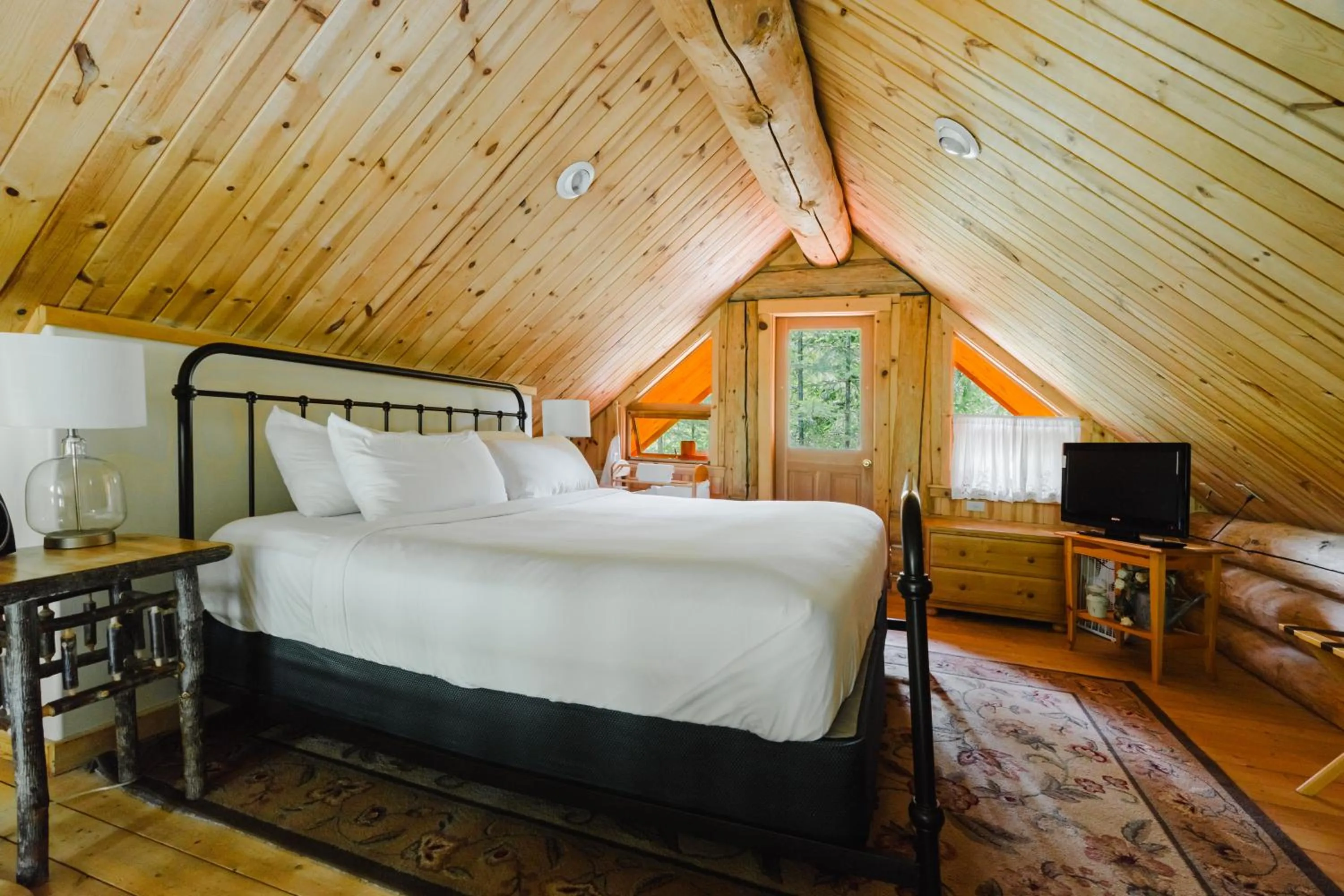 Bed in LOGE Alta Crystal