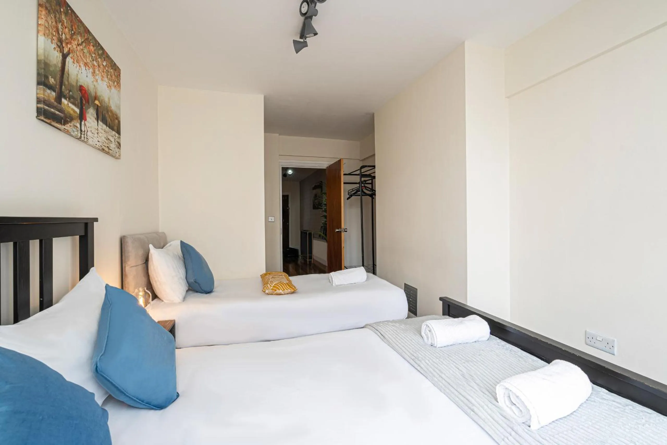 Bedroom, Bed in Nice 3 Bedrooms apartment near Hyde Park & Oxford St