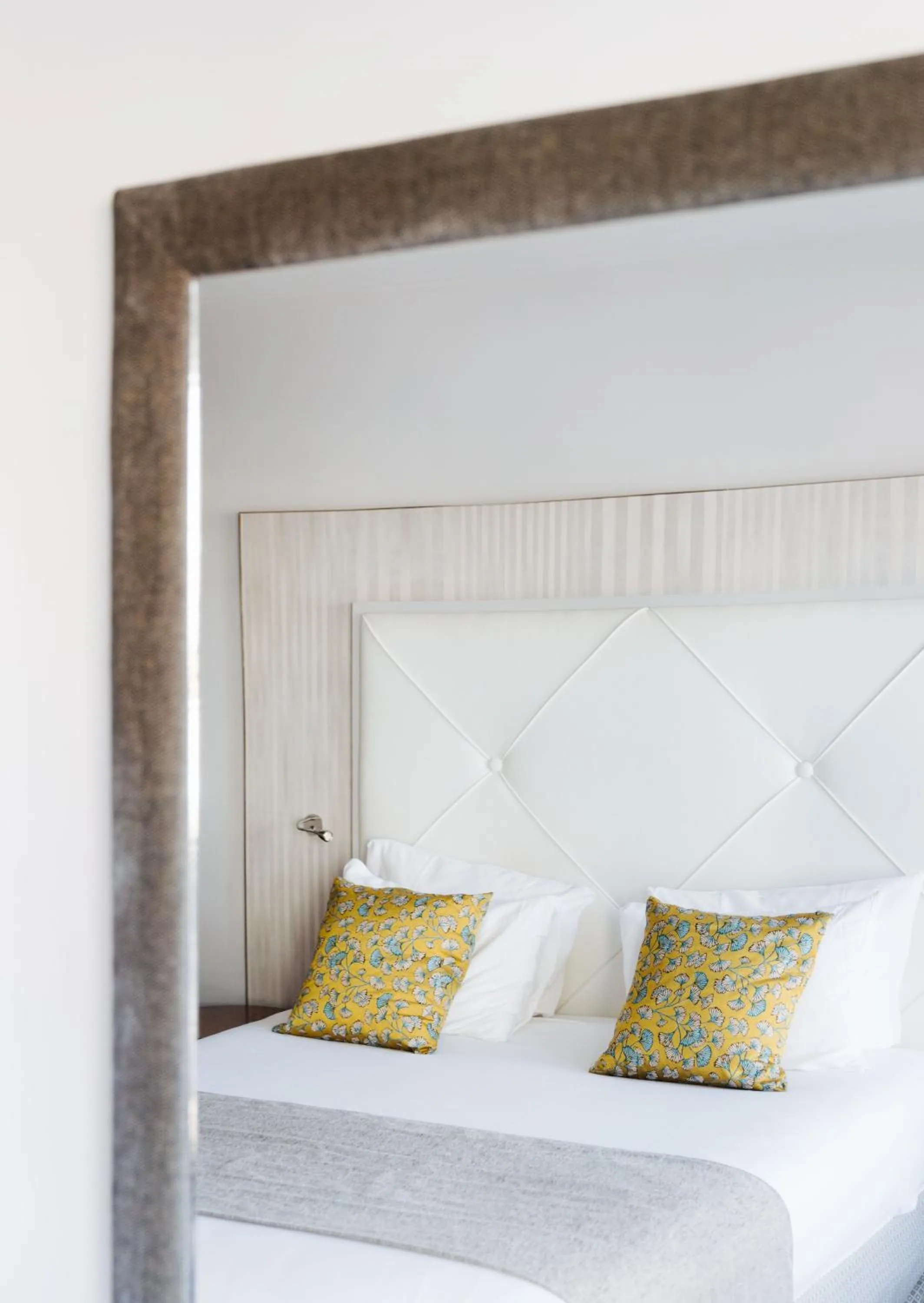 Bedroom, Bed in Le Parisis - Paris Tour Eiffel