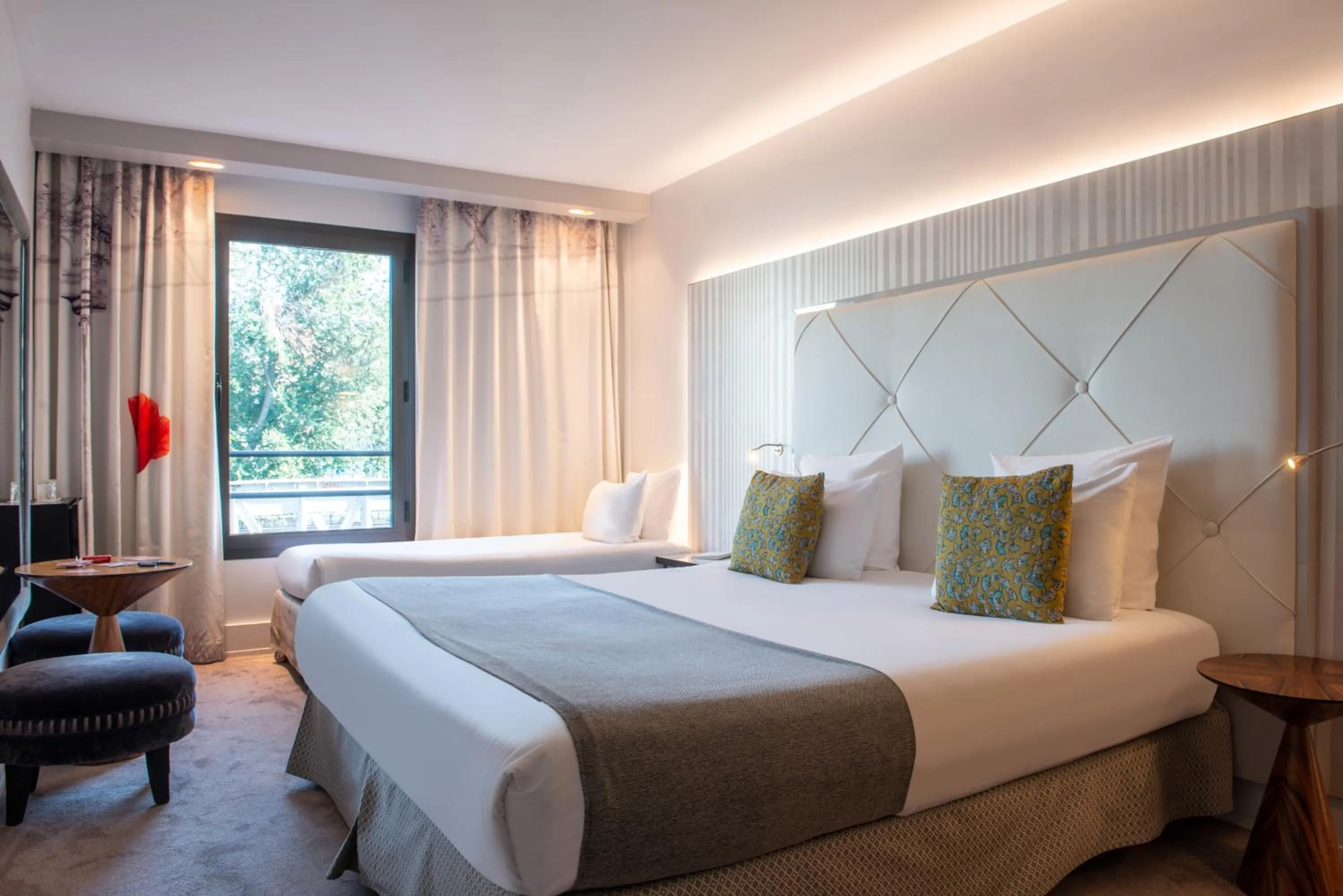 Bedroom, Bed in Le Parisis - Paris Tour Eiffel