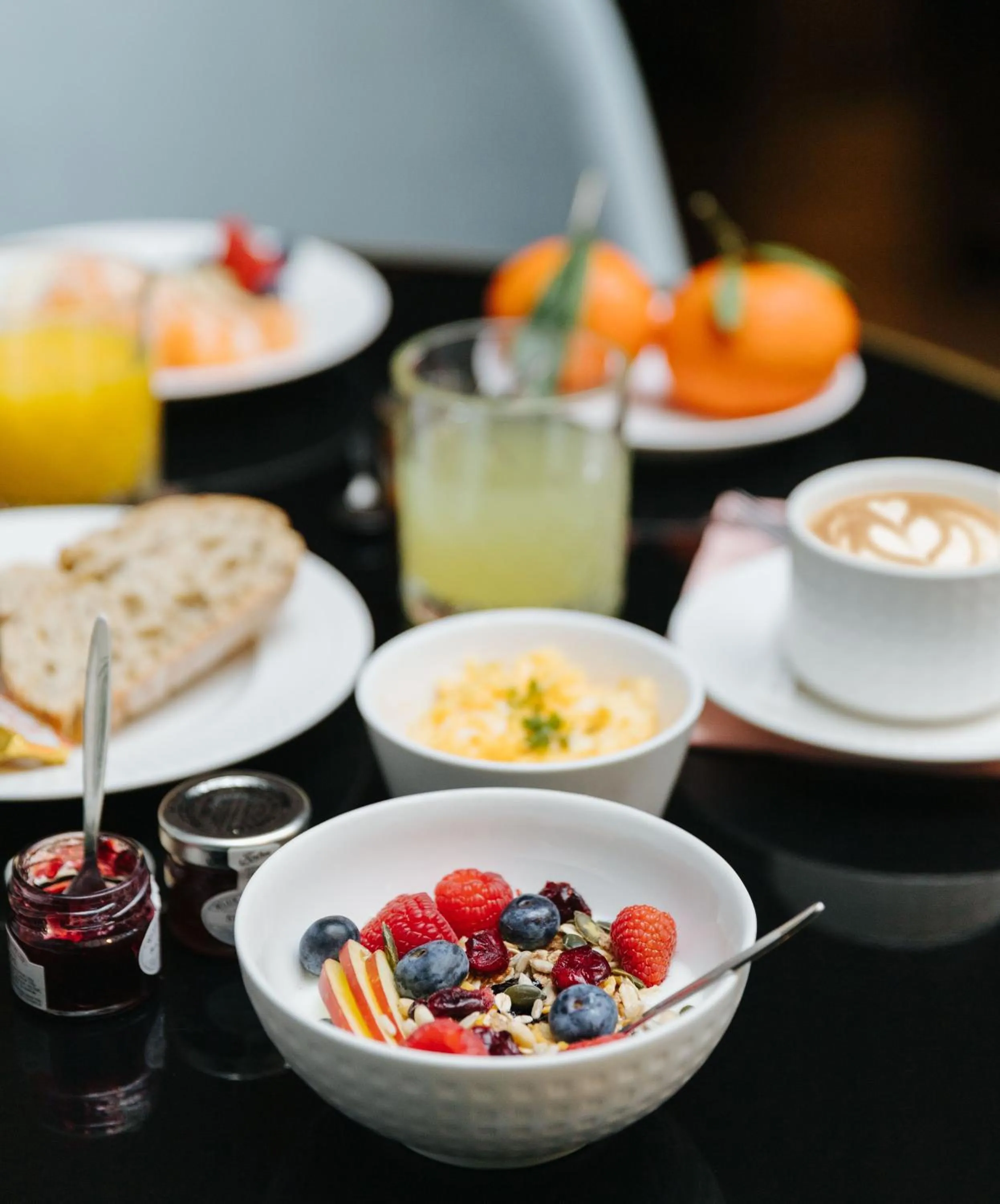 Breakfast in Le Parisis - Paris Tour Eiffel