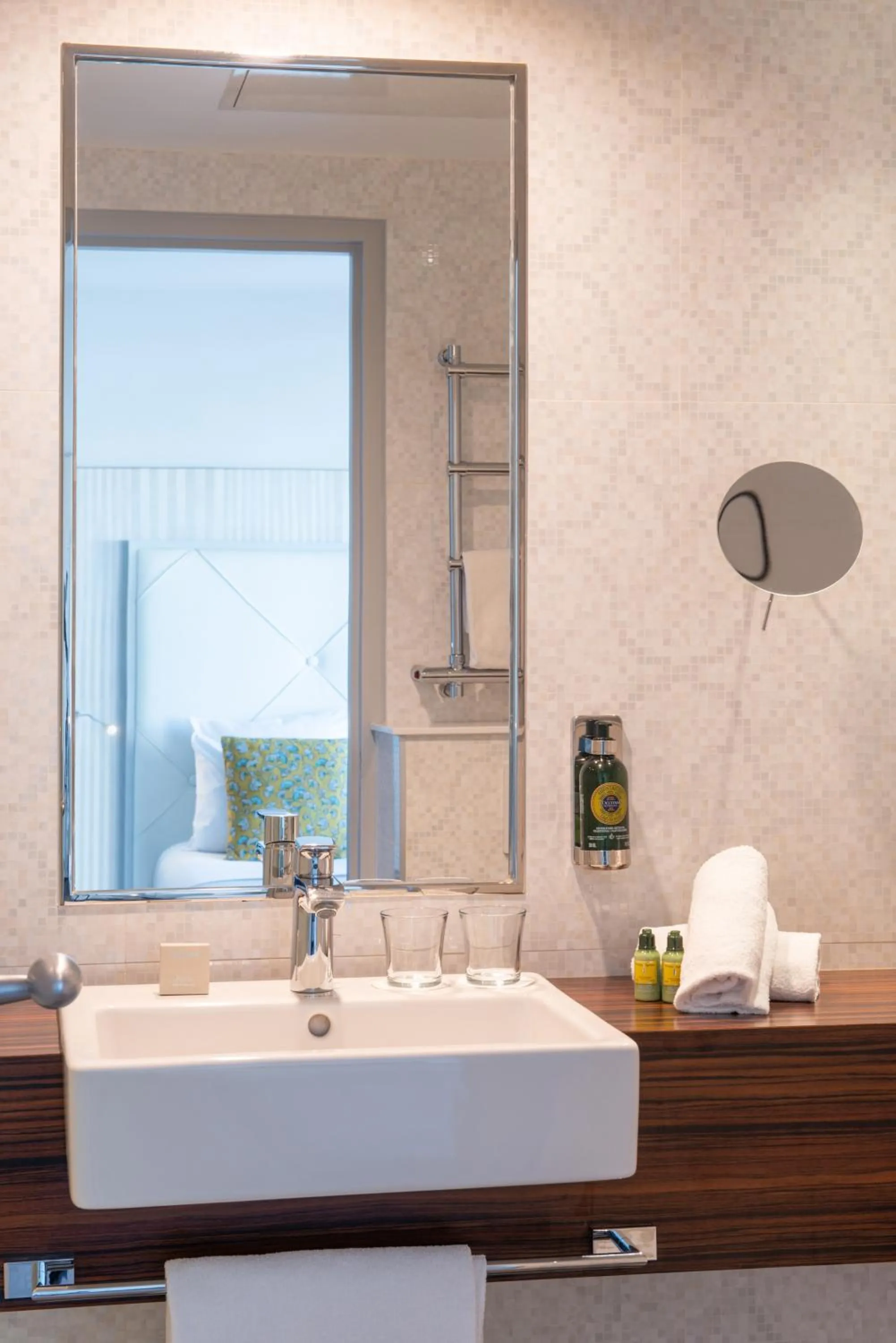 Bathroom in Le Parisis - Paris Tour Eiffel