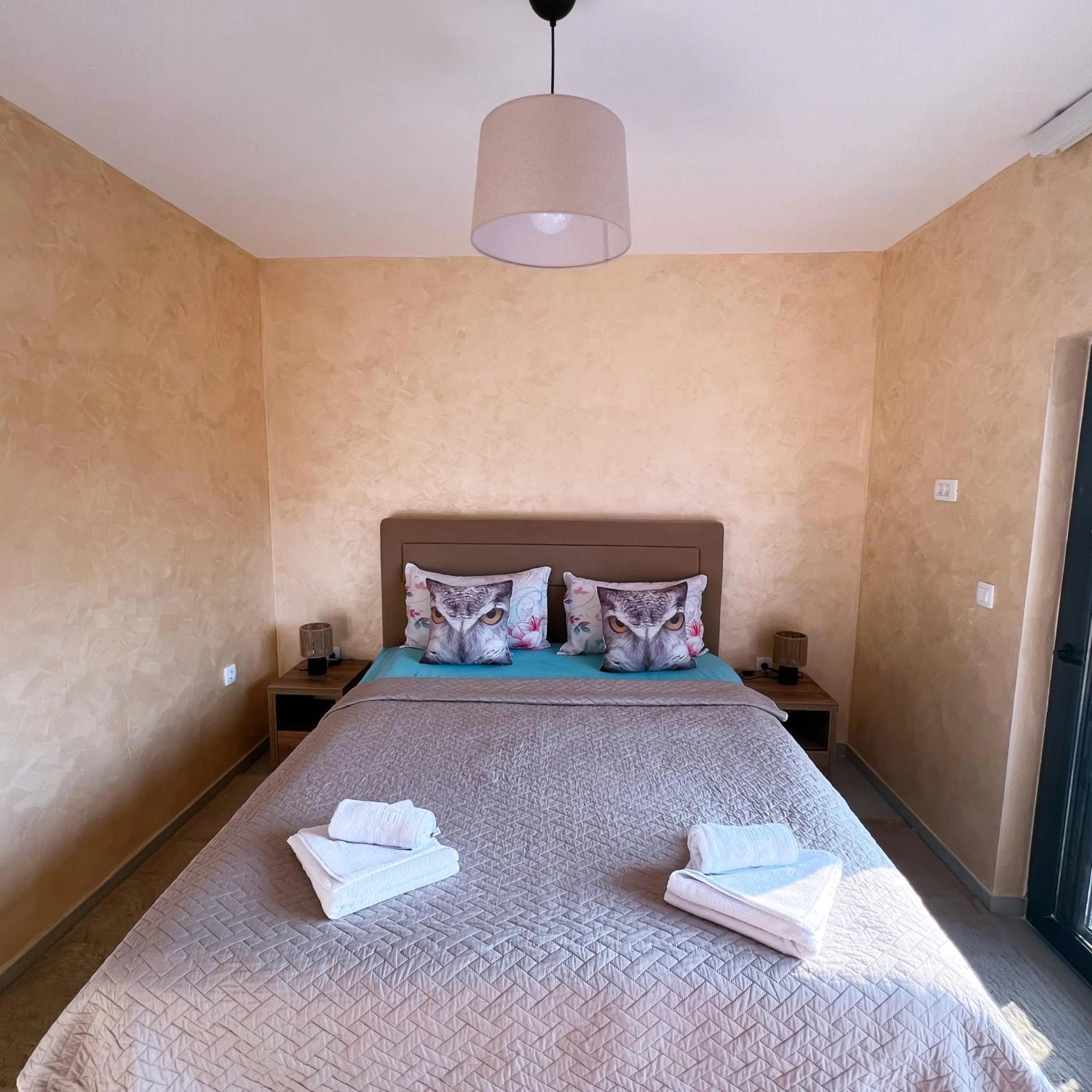 Bed in Apartments Aerodrom