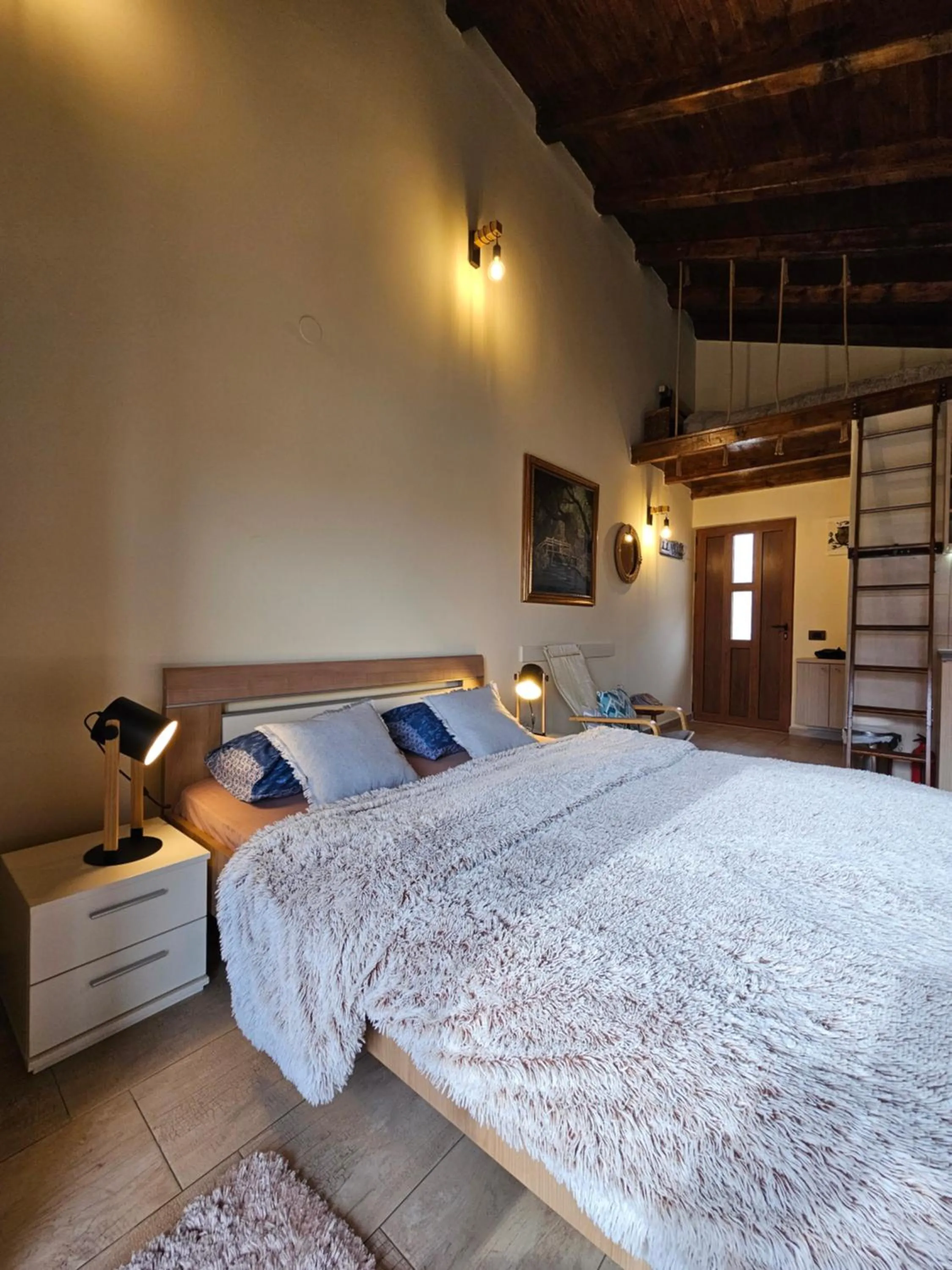 Bed in Apartments Aerodrom