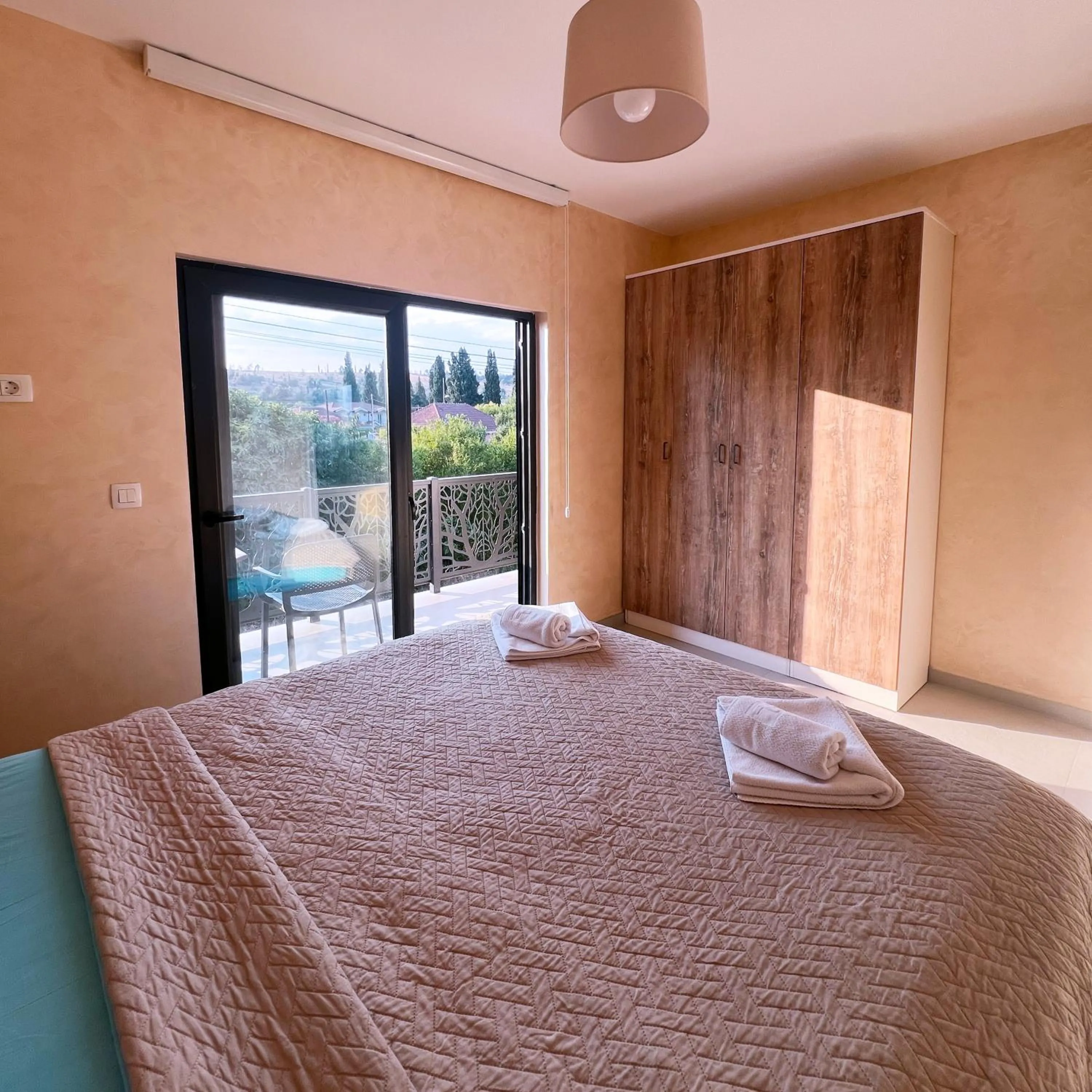 Bed in Apartments Aerodrom