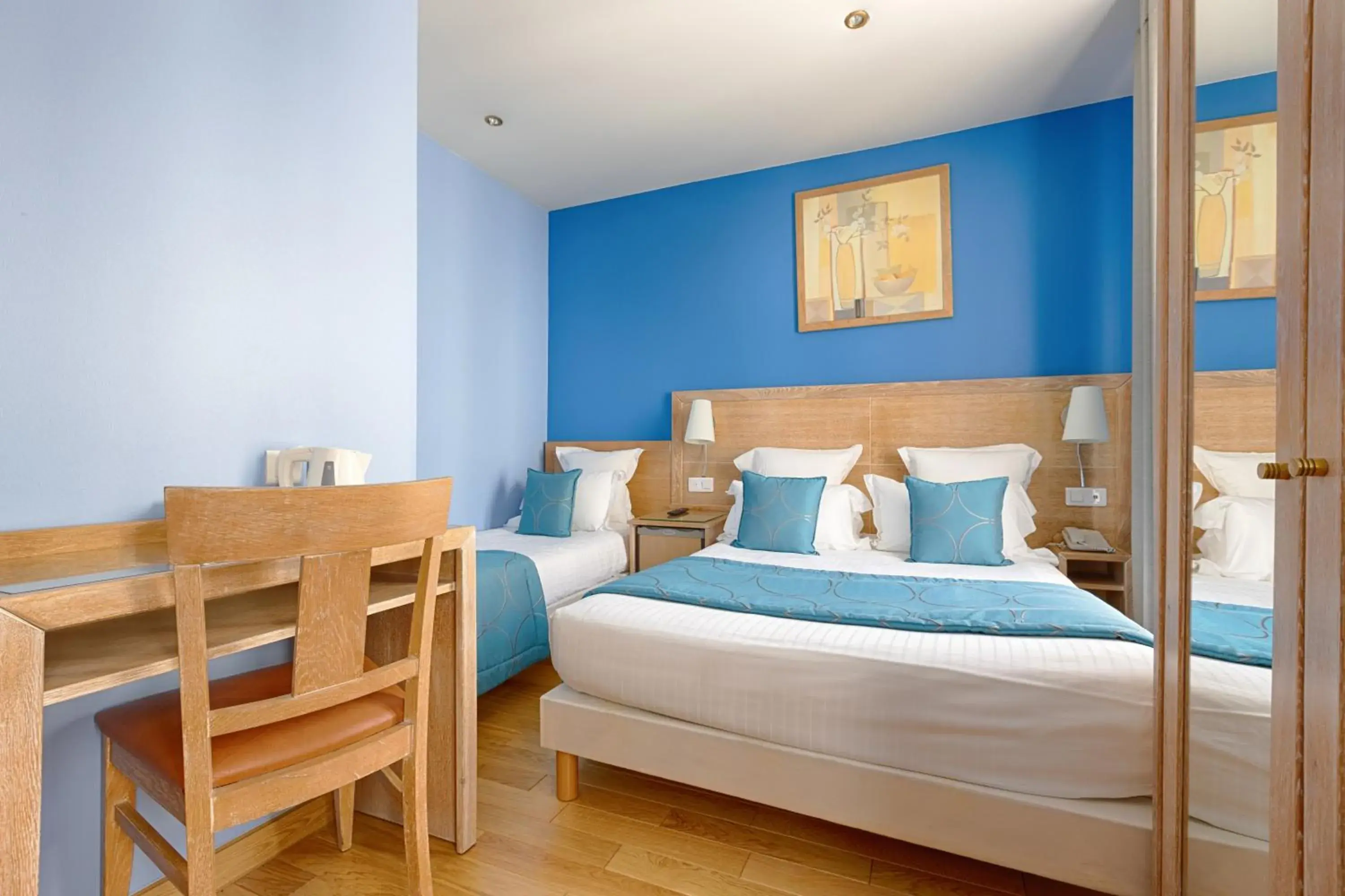 Triple Room in Grand Hotel Dore Triple Room in Grand Hotel Dore