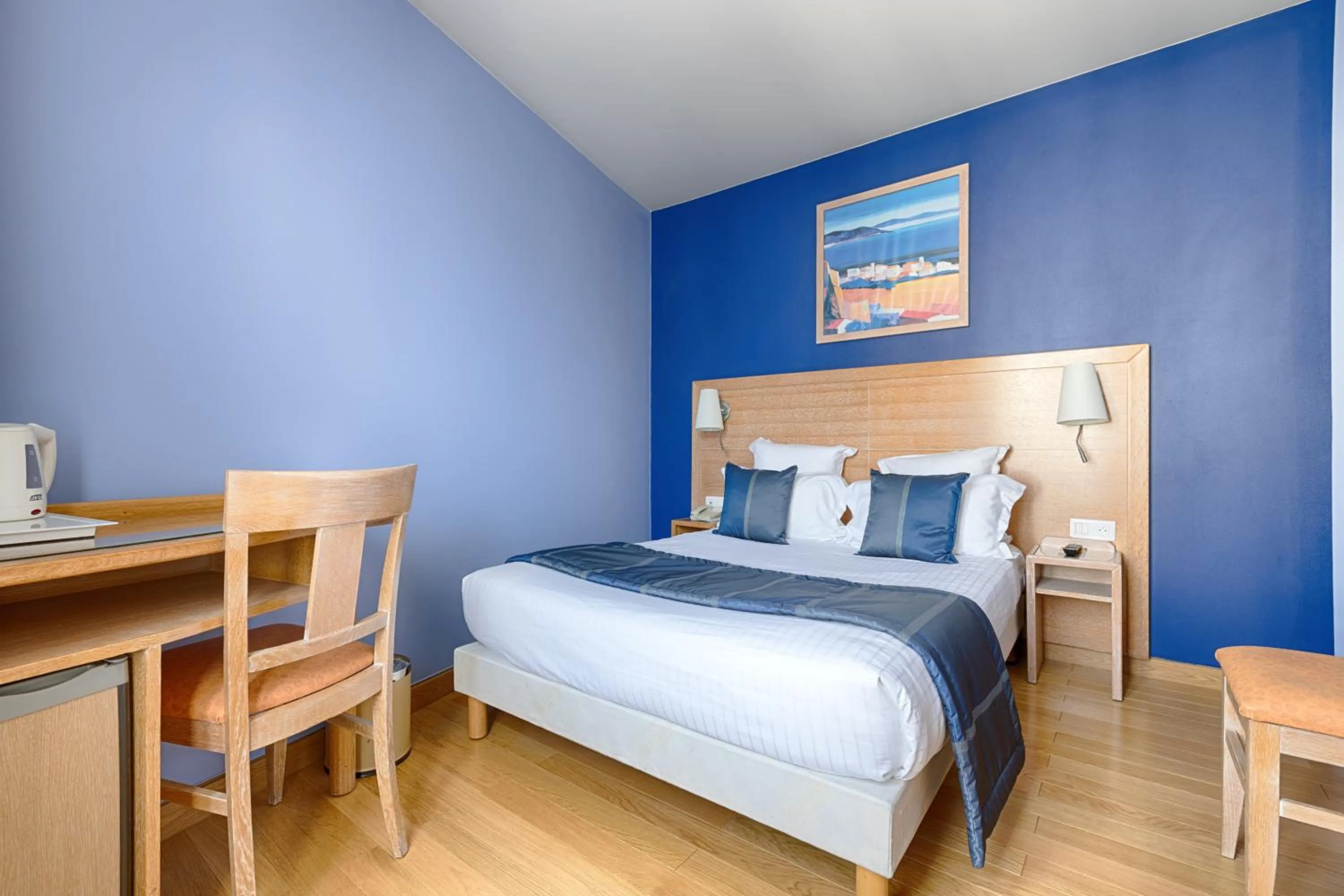 Photo of the whole room, Bed in Grand Hotel Dore